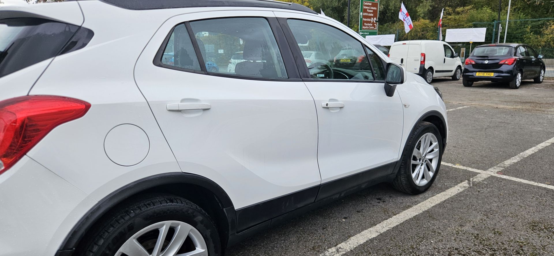 2017 VAUXHALL MOKKA X DESIGN NAV S/S – 1.6 PETROL – WHITE – 40K MILES >>--NO VAT ON HAMMER--<< - Image 3 of 8
