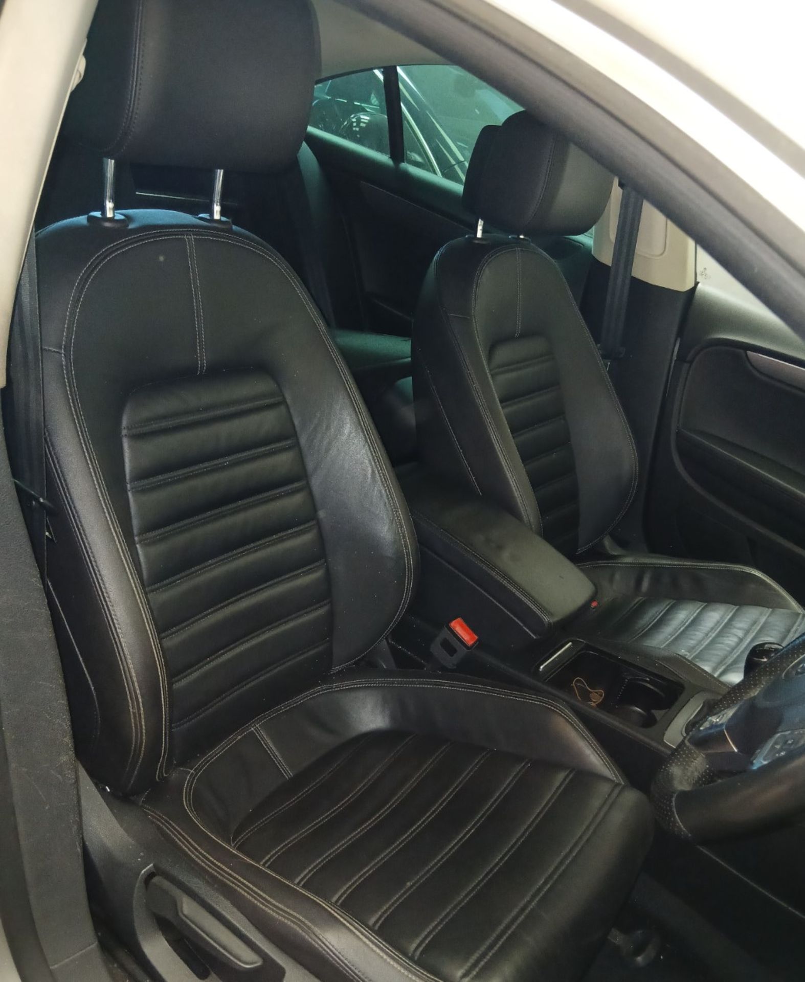 2015 VOLKSWAGEN CC R LINE BLUEMOTION TECH TDI – 2.0 DIESEL – MANUAL – SILVER – NO VAT ON HAMMER - Image 5 of 13