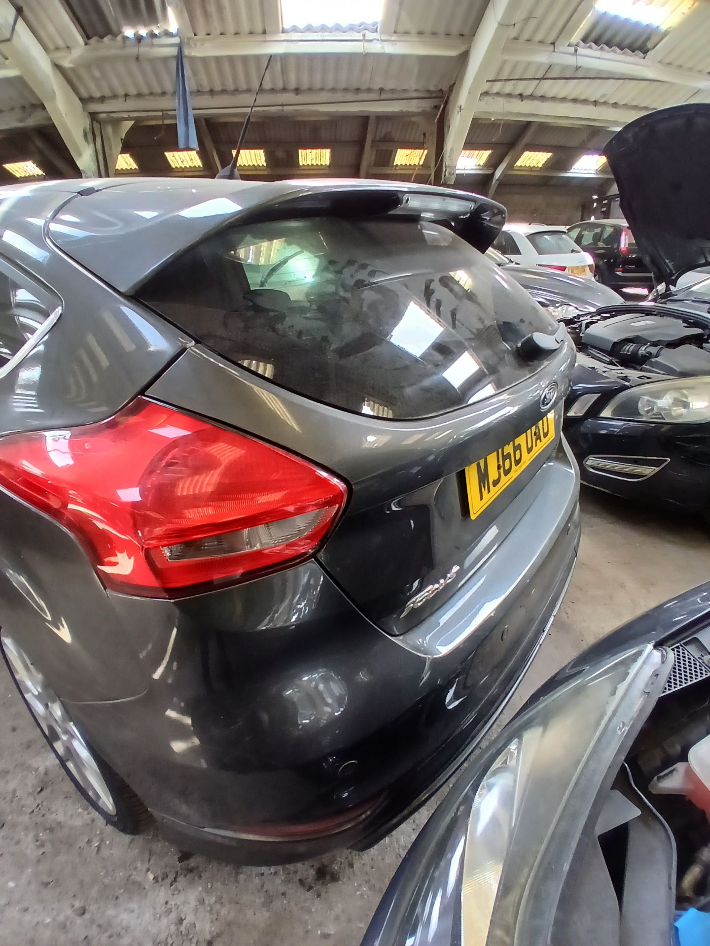 2016 FORD FOCUS ZETEC S TDCI – MANUAL – GREY – DIESEL >>--NO VAT ON HAMMER--<< - Image 11 of 13