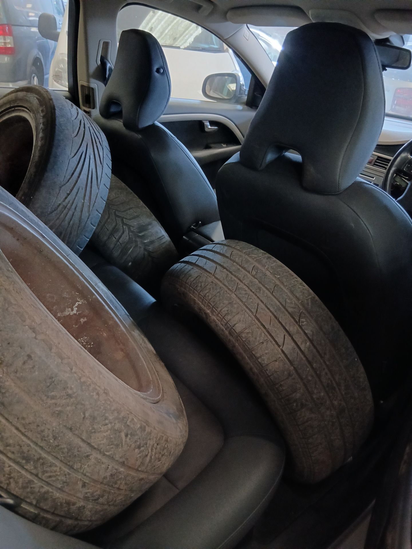 2008 VOLVO V70 SE D AUTO – 2.4L DIESEL – AUTOMATIC – ESTATE >>--NO VAT ON HAMMER--<< - Image 17 of 18