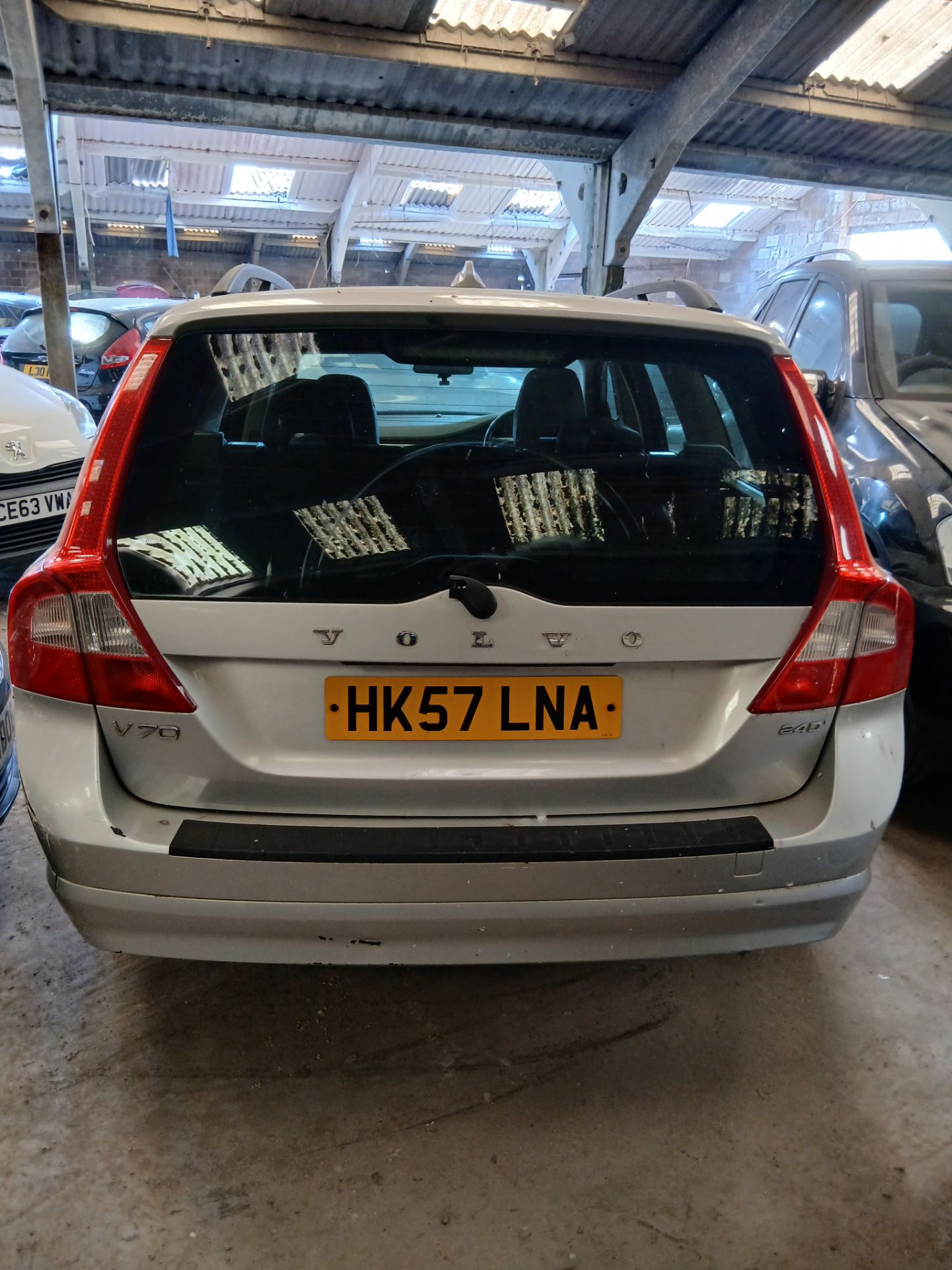 2008 VOLVO V70 SE D AUTO – 2.4L DIESEL – AUTOMATIC – ESTATE >>--NO VAT ON HAMMER--<< - Image 2 of 18