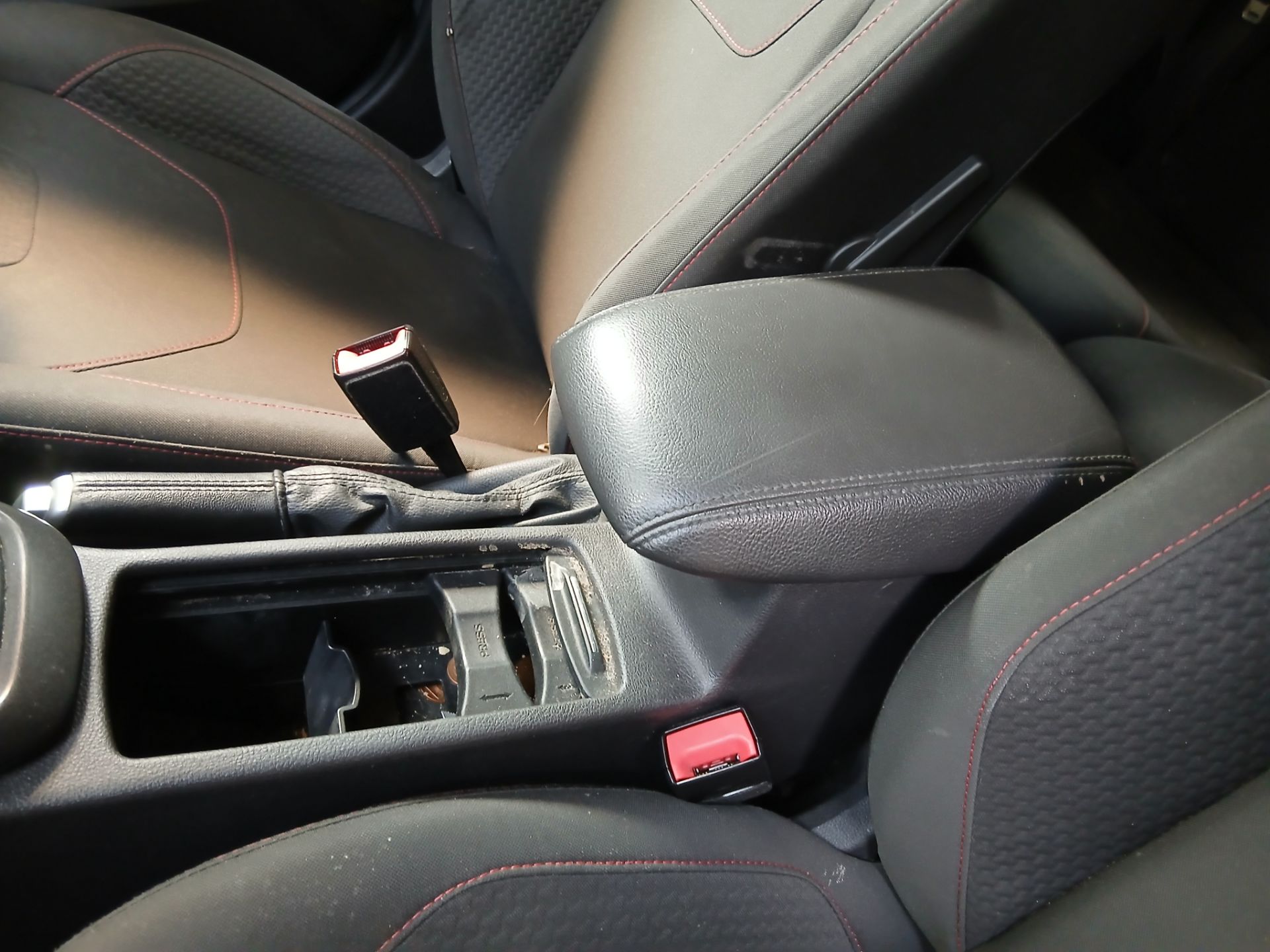 2016 FORD FOCUS ZETEC S TDCI – MANUAL – GREY – DIESEL >>--NO VAT ON HAMMER--<< - Image 10 of 13