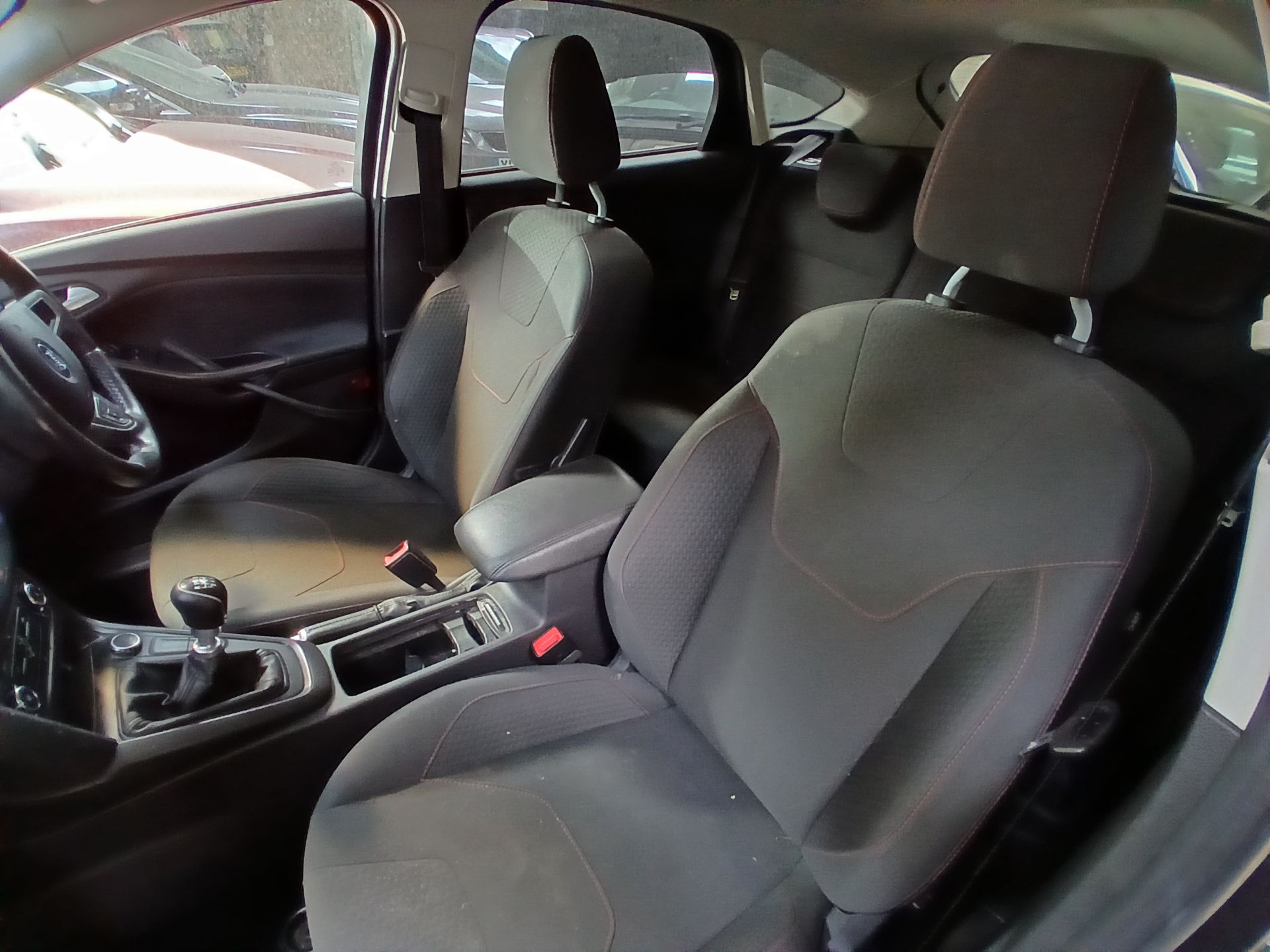 2016 FORD FOCUS ZETEC S TDCI – MANUAL – GREY – DIESEL >>--NO VAT ON HAMMER--<< - Image 3 of 13