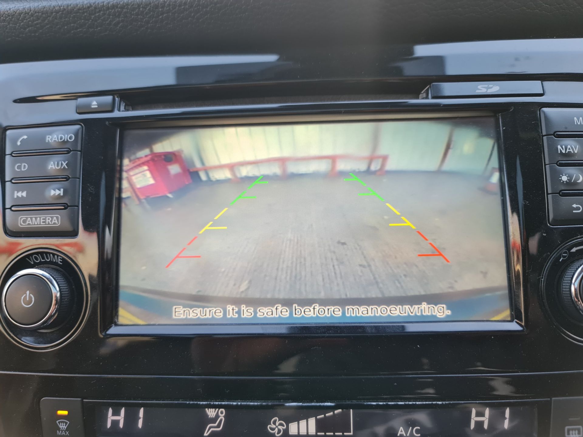 2014 NISSAN QASHQAI ACENTA PREMIUM DCI – BLACK >>--NO VAT ON HAMMER--<< - Image 7 of 11