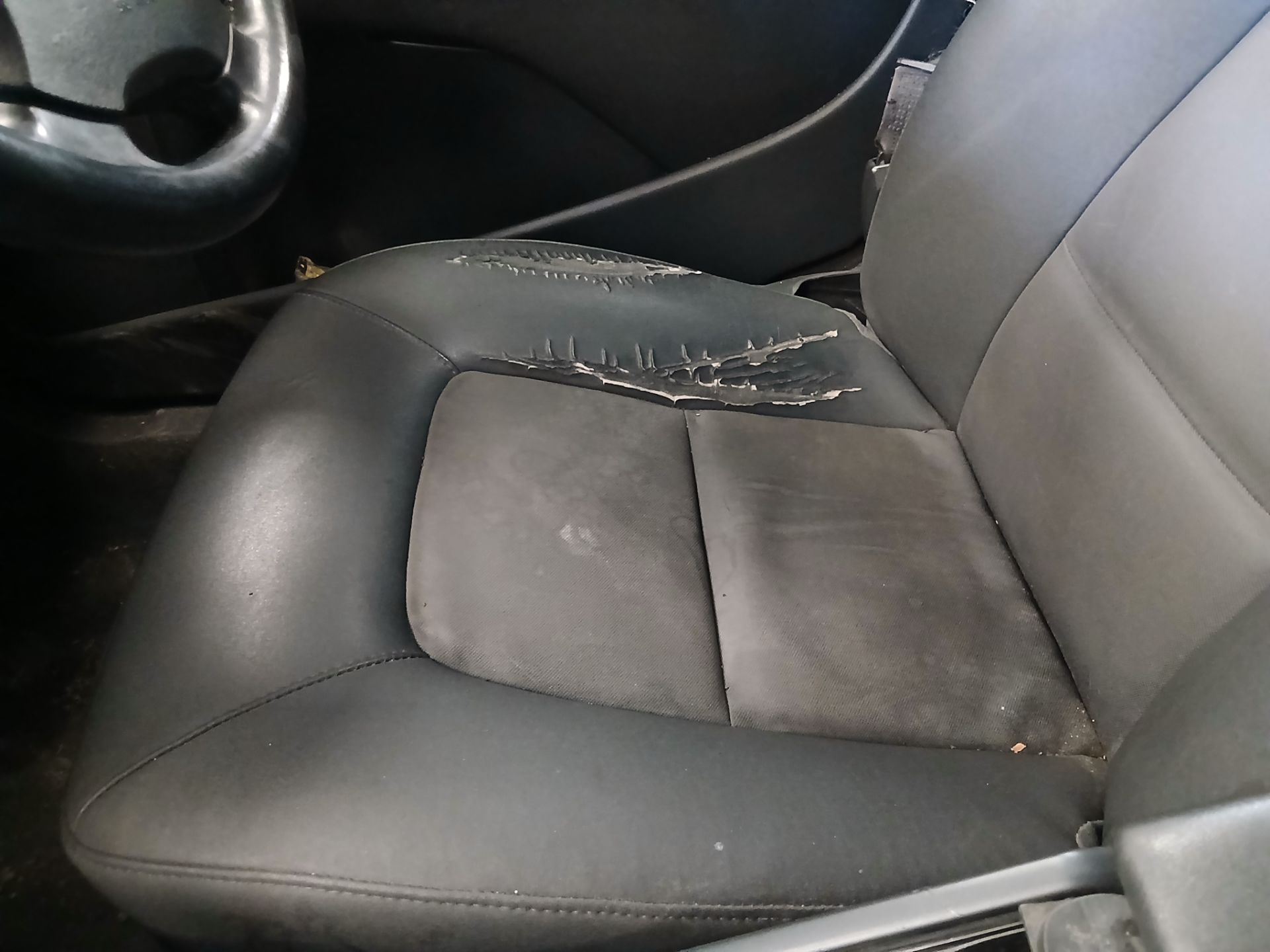 2008 VOLVO V70 SE D AUTO – 2.4L DIESEL – AUTOMATIC – ESTATE >>--NO VAT ON HAMMER--<< - Image 12 of 18