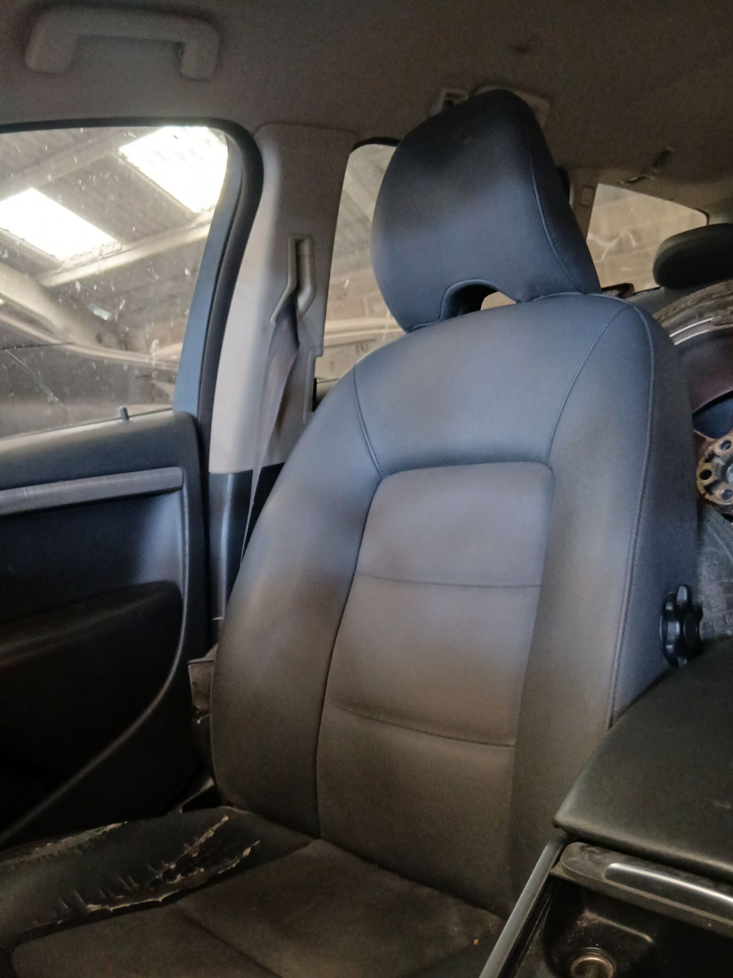 2008 VOLVO V70 SE D AUTO – 2.4L DIESEL – AUTOMATIC – ESTATE >>--NO VAT ON HAMMER--<< - Image 14 of 18