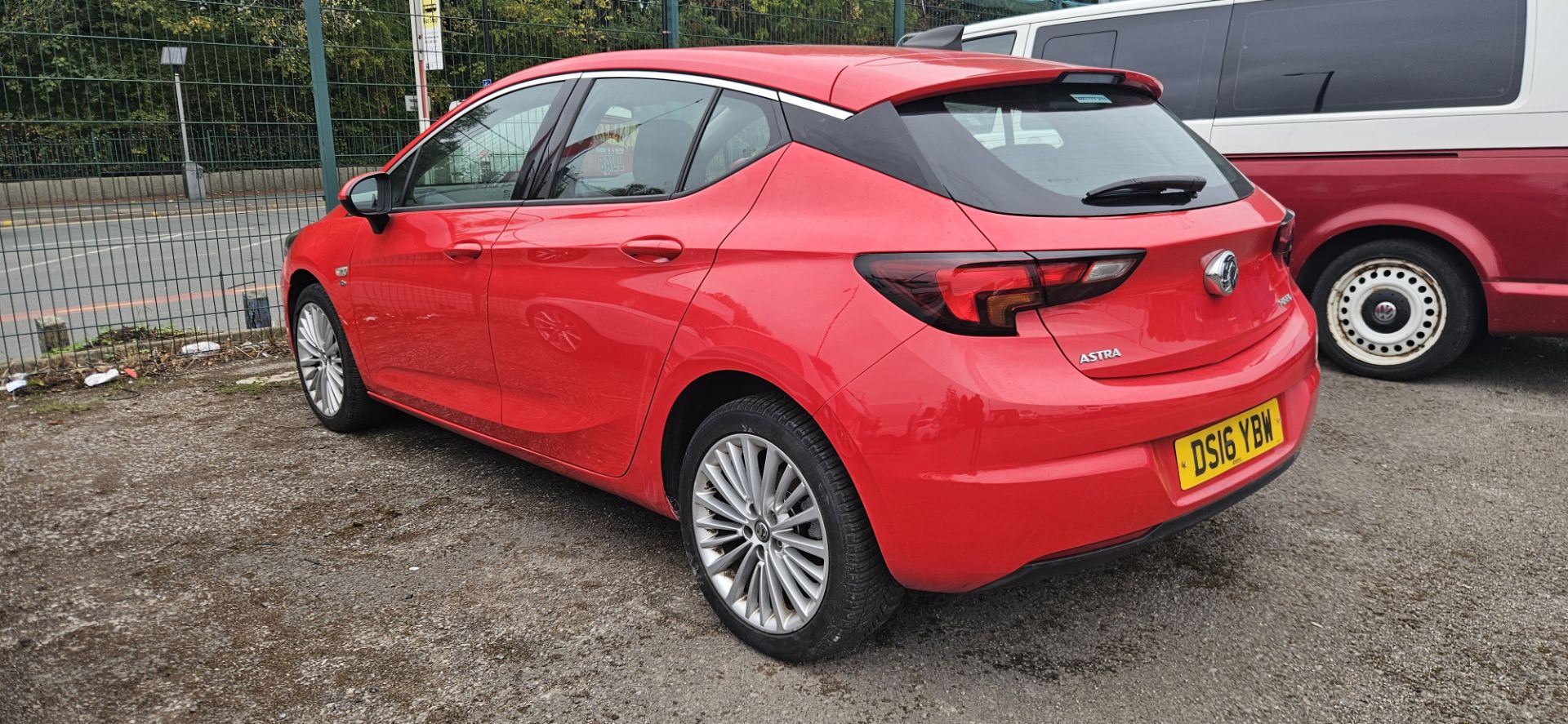 **(ONLY 66K MILEAGE)** 2016 VAUXHALL ASTRA ELITE NAV 1.4 TURBO >>--NO VAT ON HAMMER--<< - Image 2 of 8