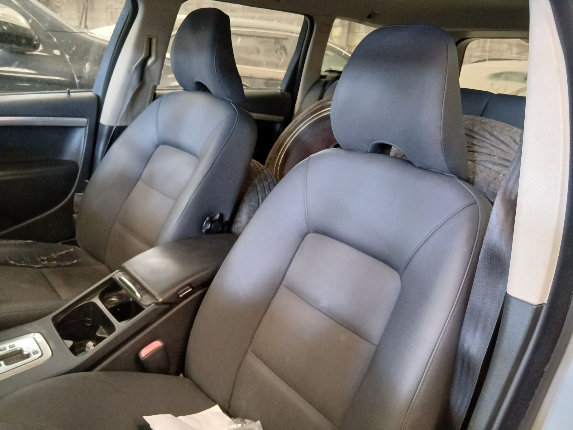 2008 VOLVO V70 SE D AUTO – 2.4L DIESEL – AUTOMATIC – ESTATE >>--NO VAT ON HAMMER--<< - Image 9 of 18