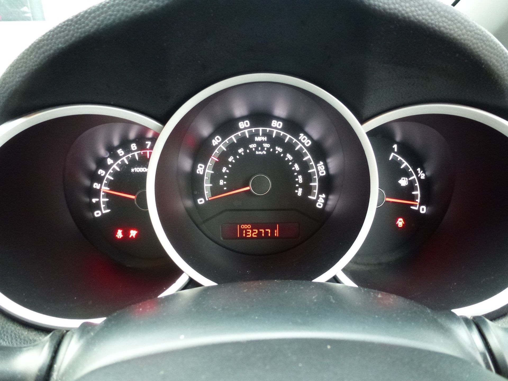 2013 KIA VENGA 3 ECODYNAMICS 1.6 PETROL MPV >>--NO VAT ON HAMMER--<< - Image 6 of 15