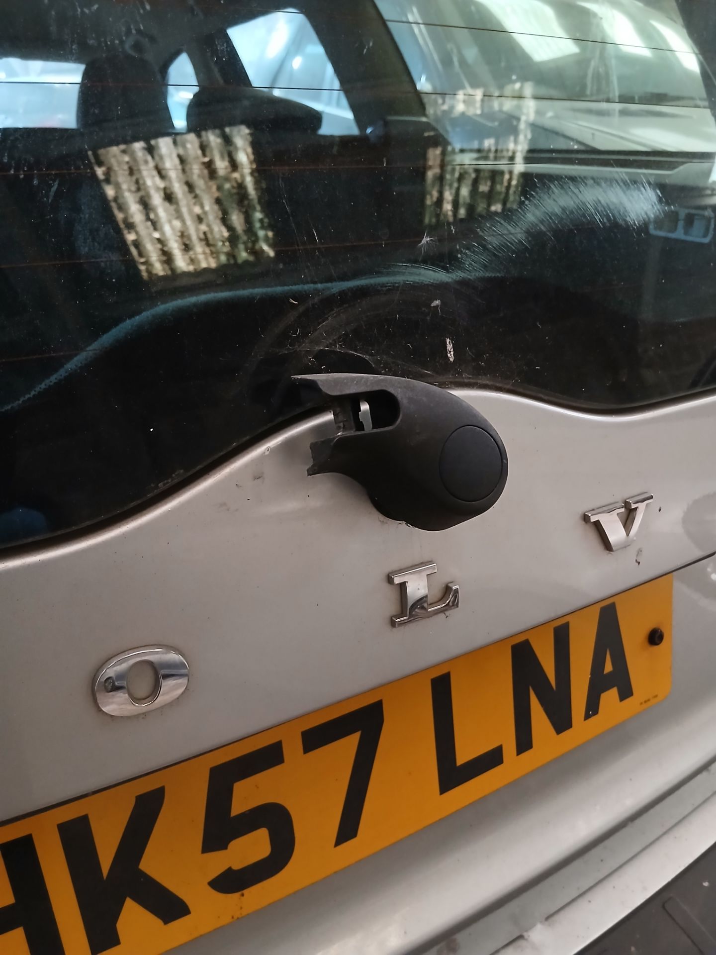 2008 VOLVO V70 SE D AUTO – 2.4L DIESEL – AUTOMATIC – ESTATE >>--NO VAT ON HAMMER--<< - Image 7 of 18