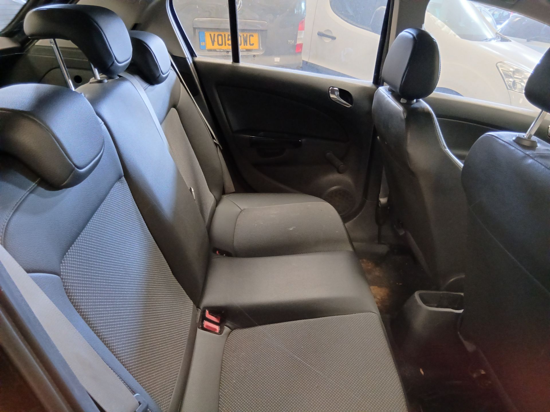 2008 VAUXHALL CORSA DESIGN – 1.4L PETROL – MANUAL – HATCHBACK >>--NO VAT ON HAMMER--<< - Image 9 of 13