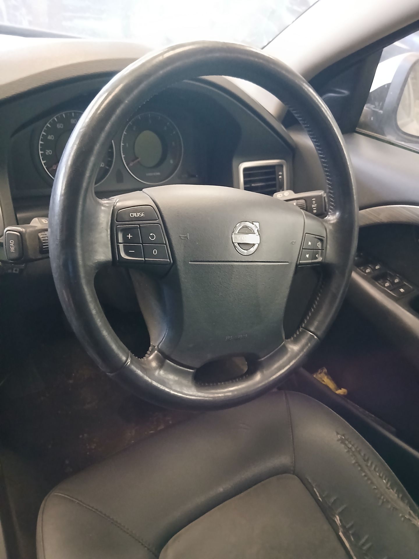 2008 VOLVO V70 SE D AUTO – 2.4L DIESEL – AUTOMATIC – ESTATE >>--NO VAT ON HAMMER--<< - Image 13 of 18