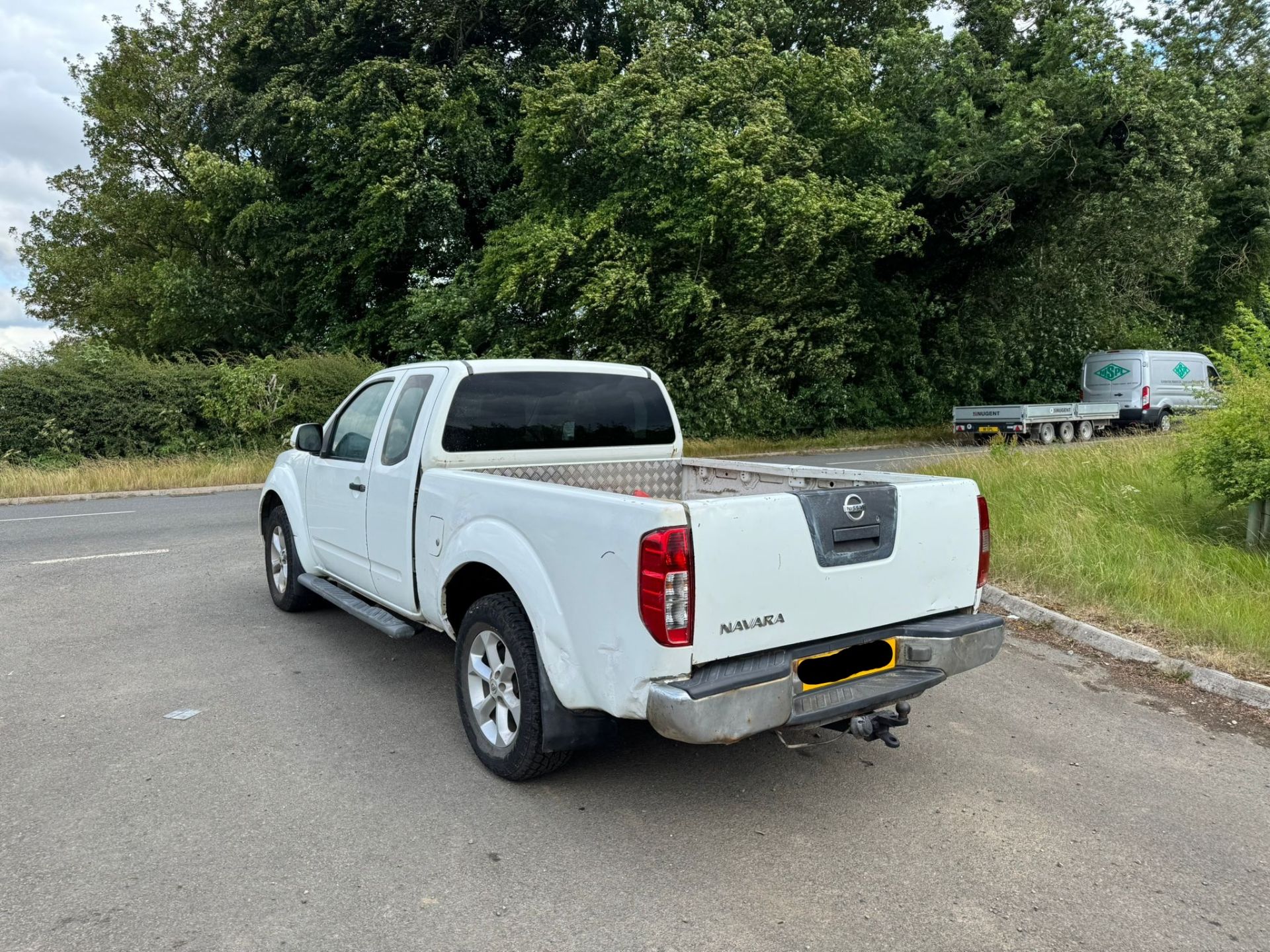 2011 NISSAN NAVARA ACENTA K/C DCI 188 – MANUAL DIESEL PICKUP >>--NO VAT ON HAMMER--<< - Image 7 of 10