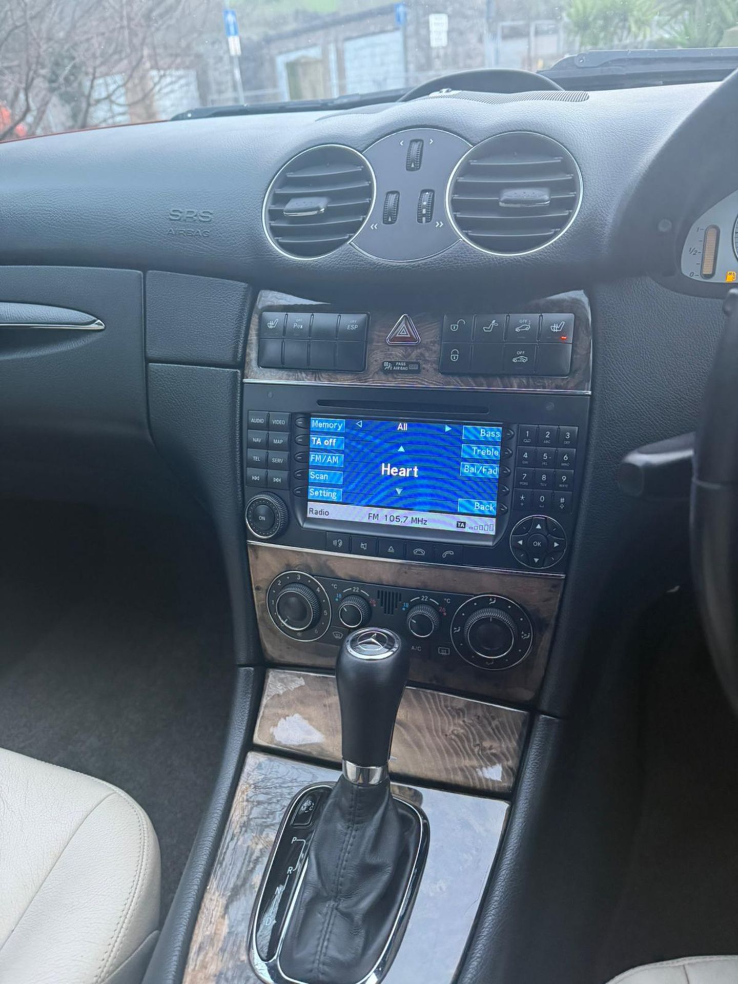 2006 MERCEDES-BENZ CLK280 SPORT AUTO CONVERTIBLE >>--NO VAT ON HAMMER--<< - Image 9 of 12