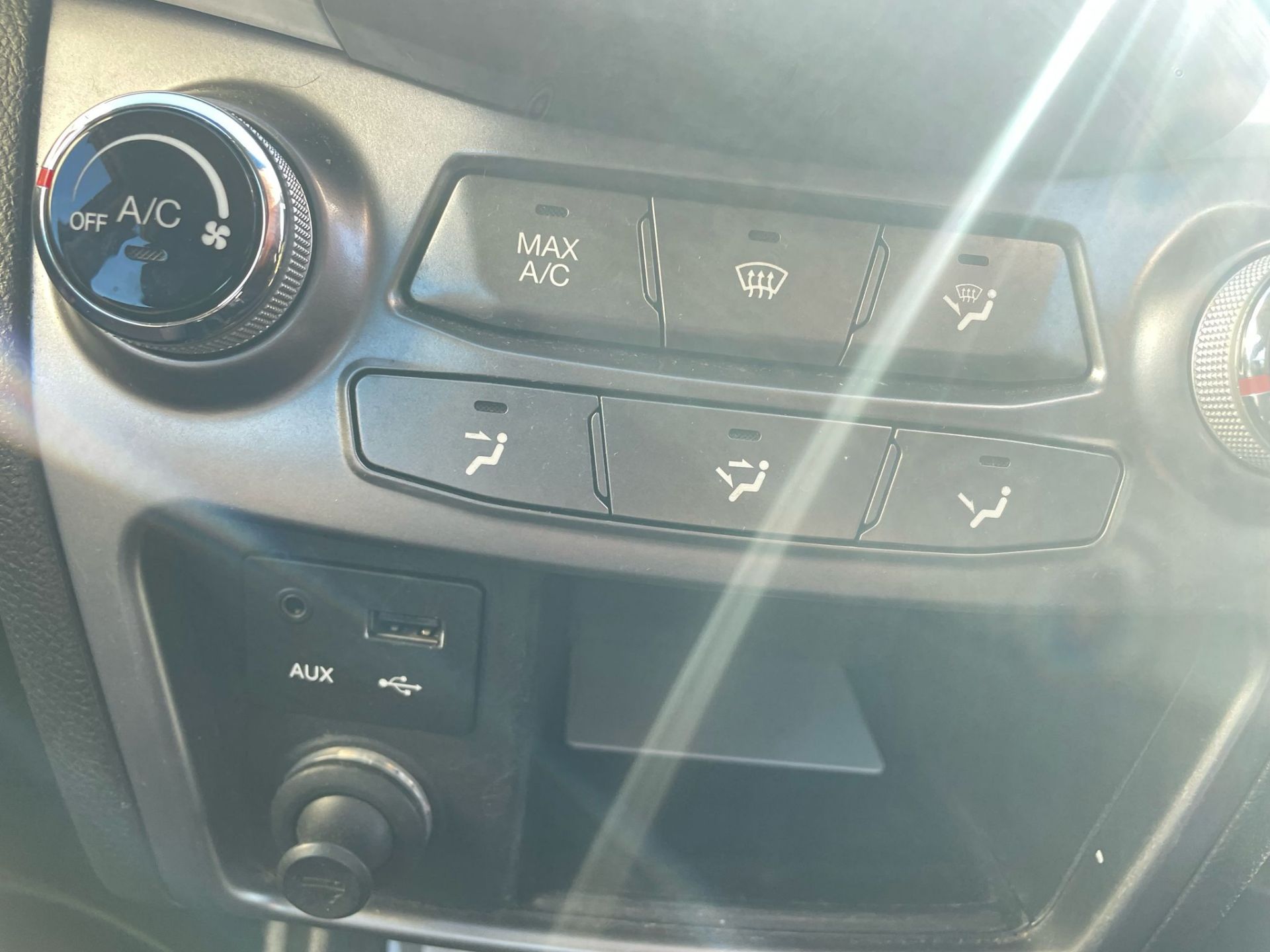 2016 SSANGYONG KORANDO SE 2.2 D20T DIESEL MANUAL >>--NO VAT ON HAMMER--<< - Image 6 of 16