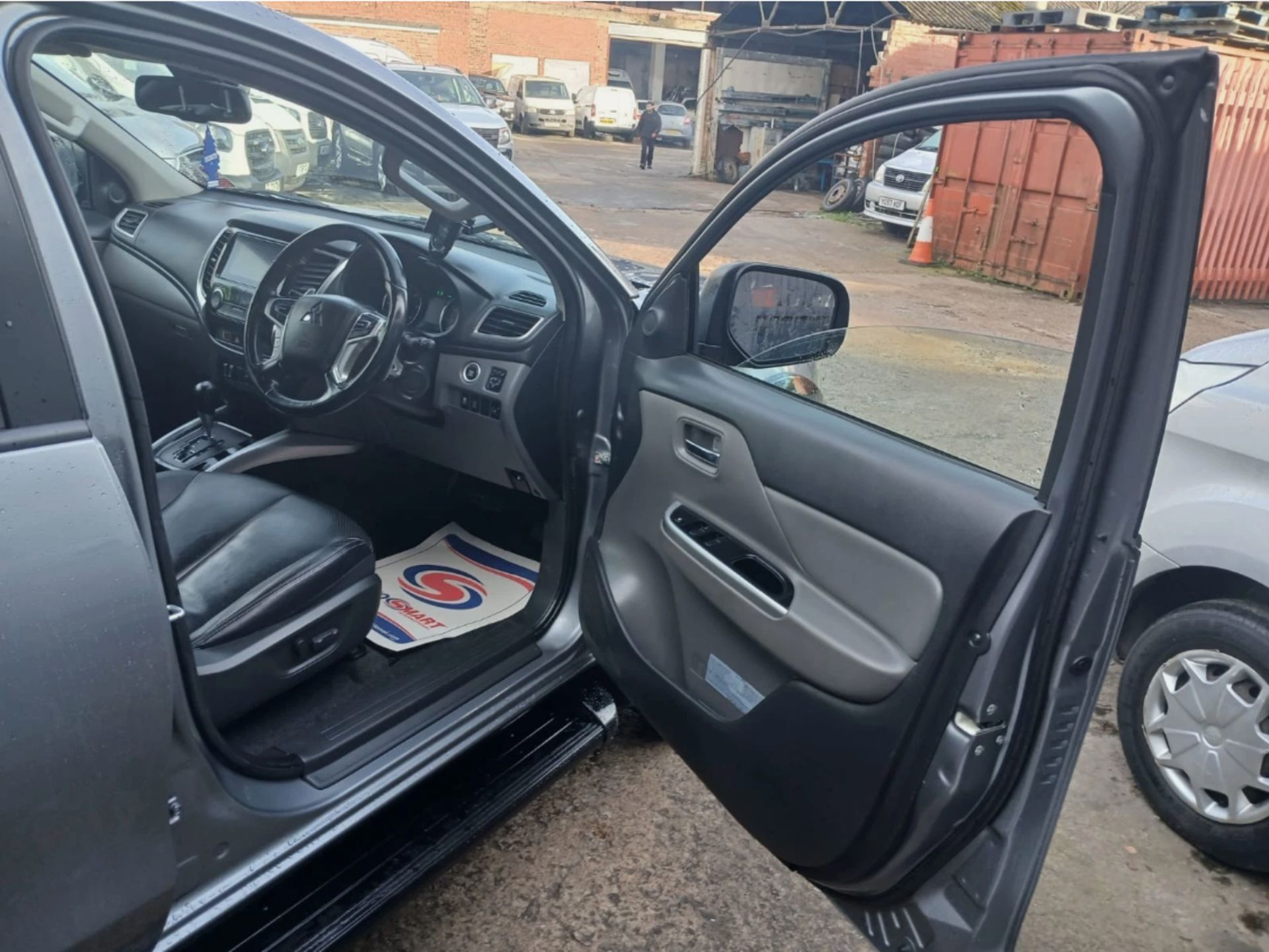 **(ONLY 77K MILEAGE)** 2020 MITSUBISHI L200 CHALLENGER DI-D AUTOMATIC 4X4>>--NO VAT ON HAMMER--<< - Image 7 of 17