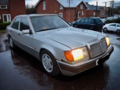 1992 MERCEDES-BENZ 230E AUTO E-CLASS SALOON >>--NO VAT ON HAMMER--<<