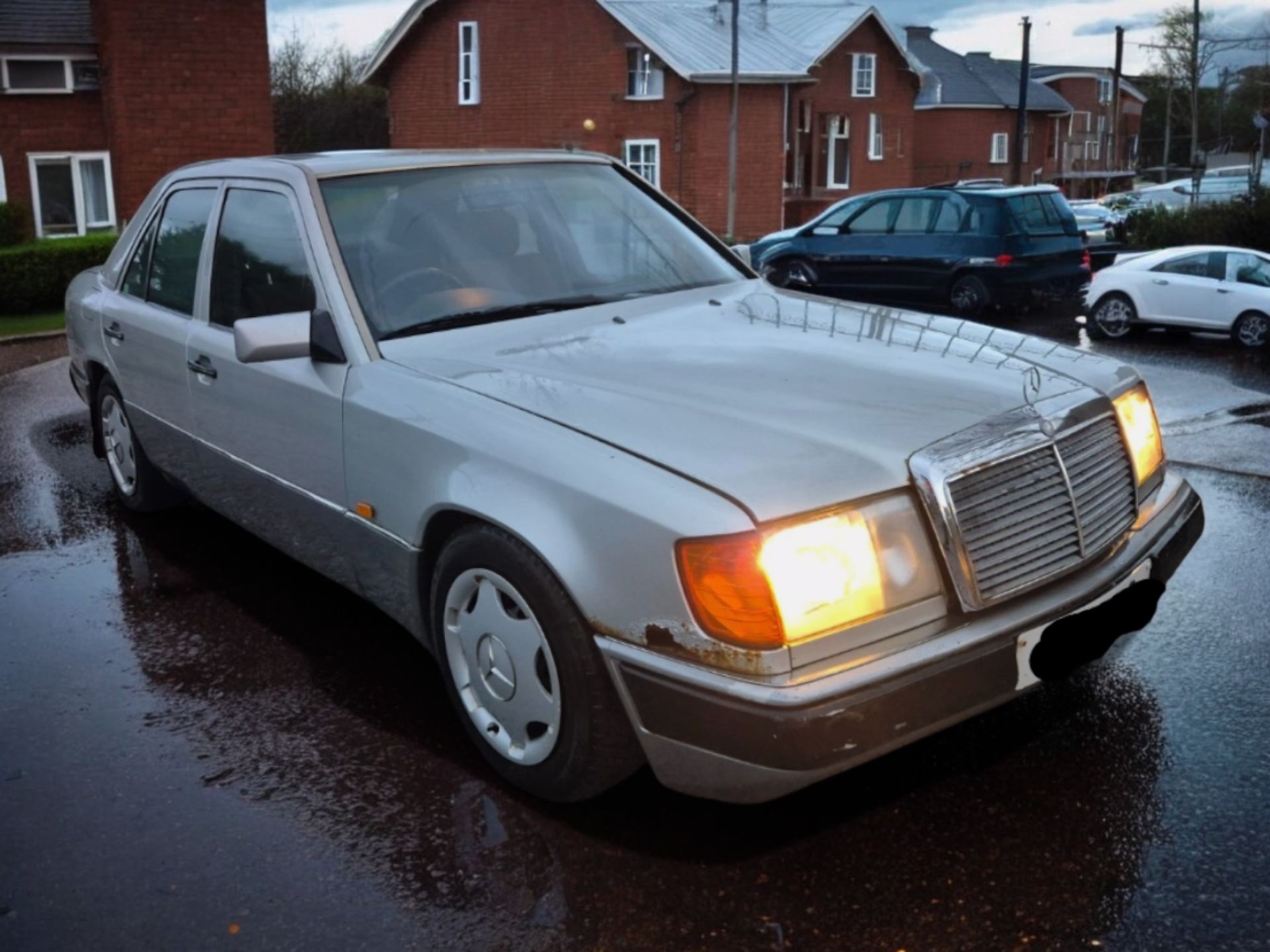 1992 MERCEDES-BENZ 230E AUTO E-CLASS SALOON >>--NO VAT ON HAMMER--<<