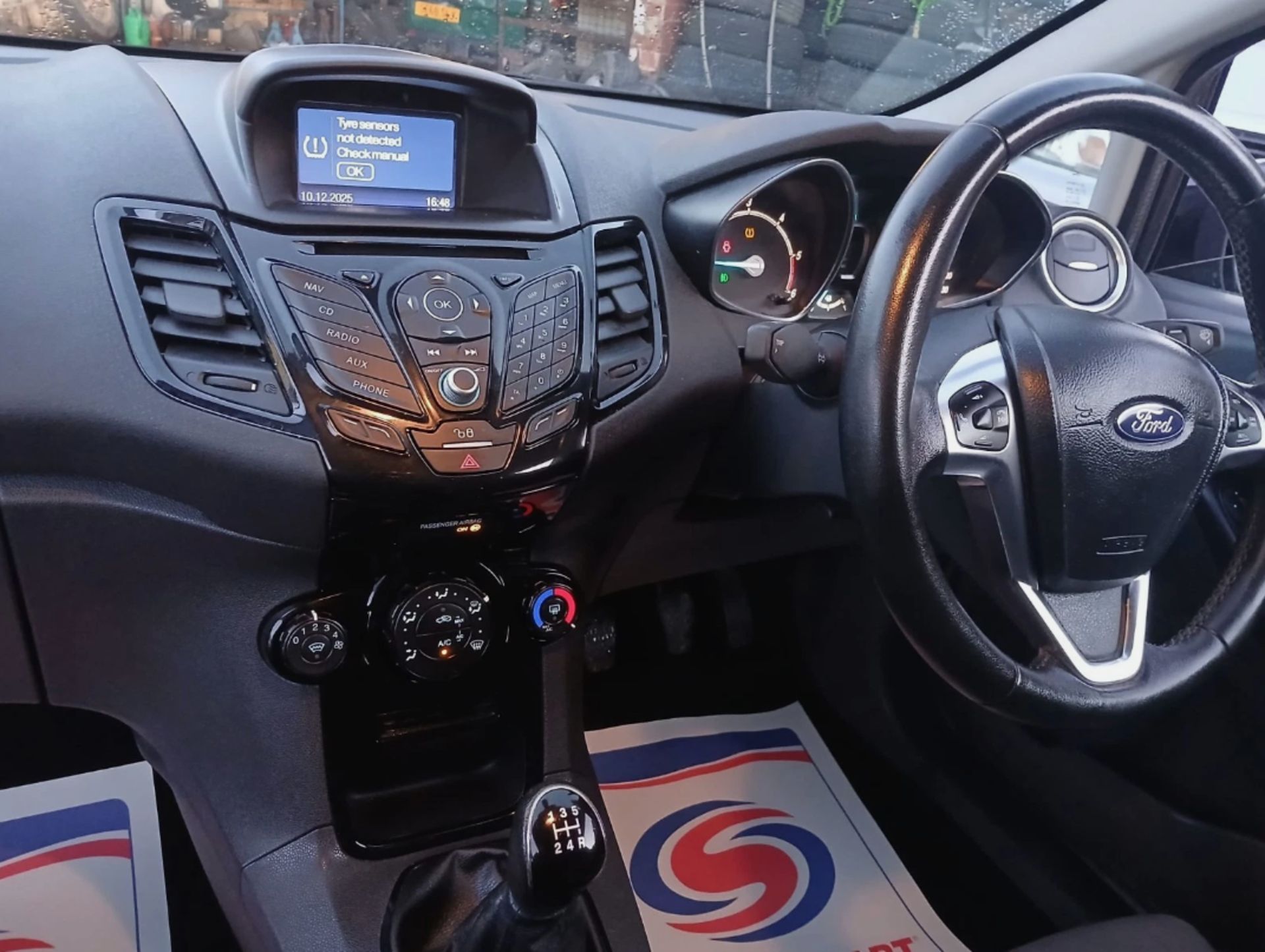 **(ONLY 108K MILEAGE)** 2017 FORD FIESTA SPORT TDCI VAN EURO 6>>--NO VAT ON HAMMER--<< - Image 10 of 14