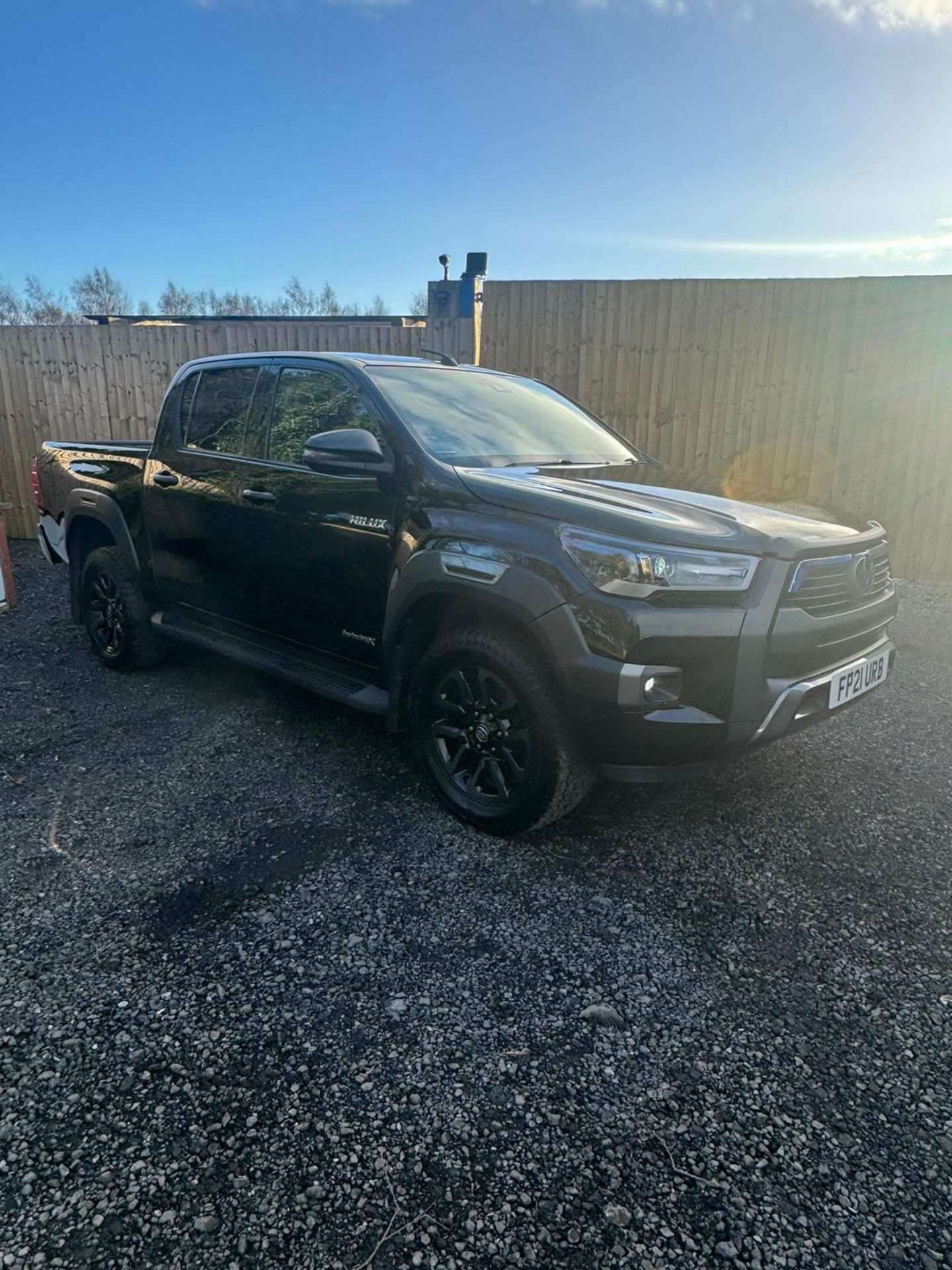 2021 TOYOTA HILUX INVINCIBLE X D-4D 4WD DCB AUTOMATIC – BLACK - Image 21 of 28