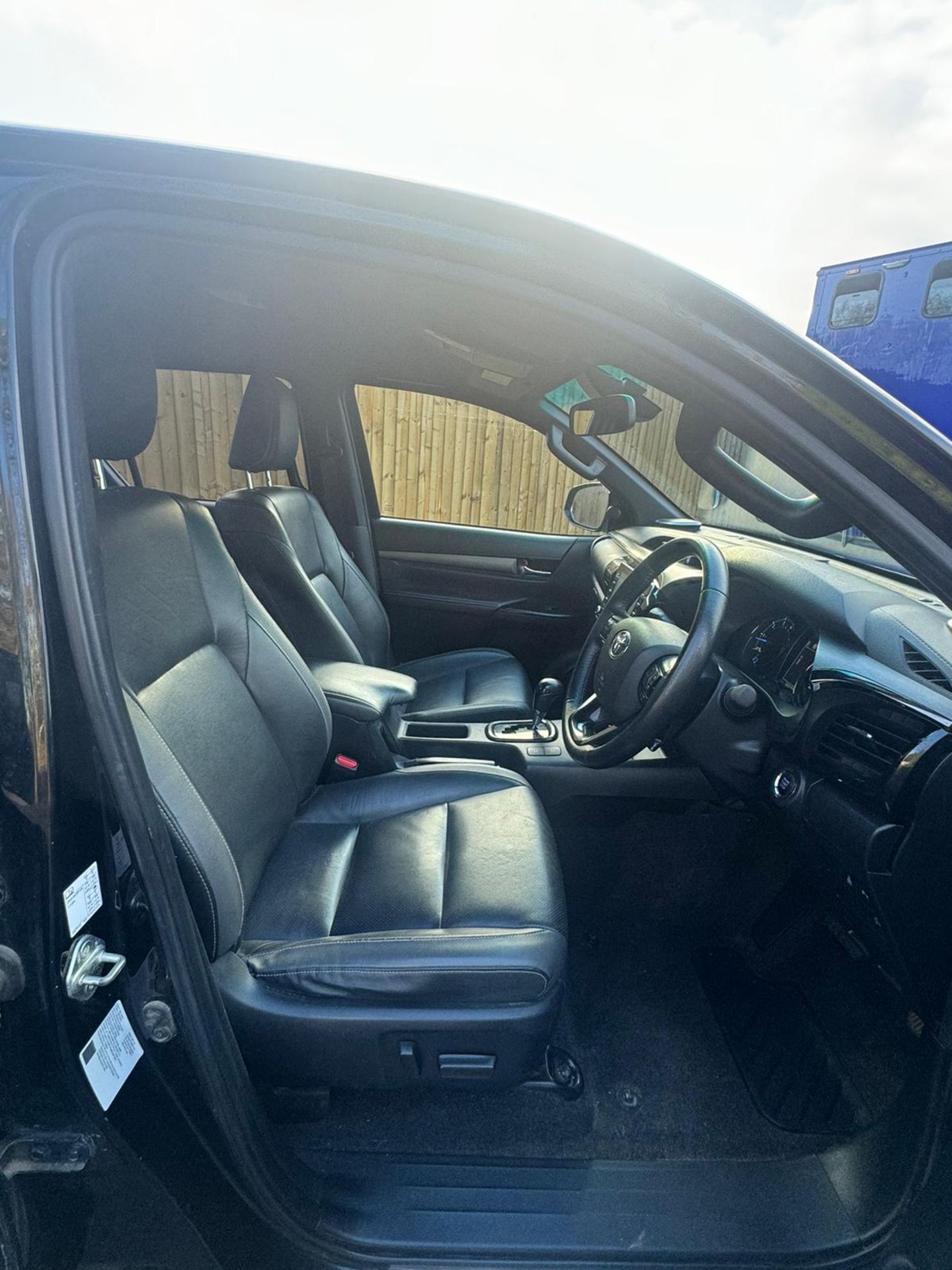 2021 TOYOTA HILUX INVINCIBLE X D-4D 4WD DCB AUTOMATIC – BLACK - Image 26 of 28