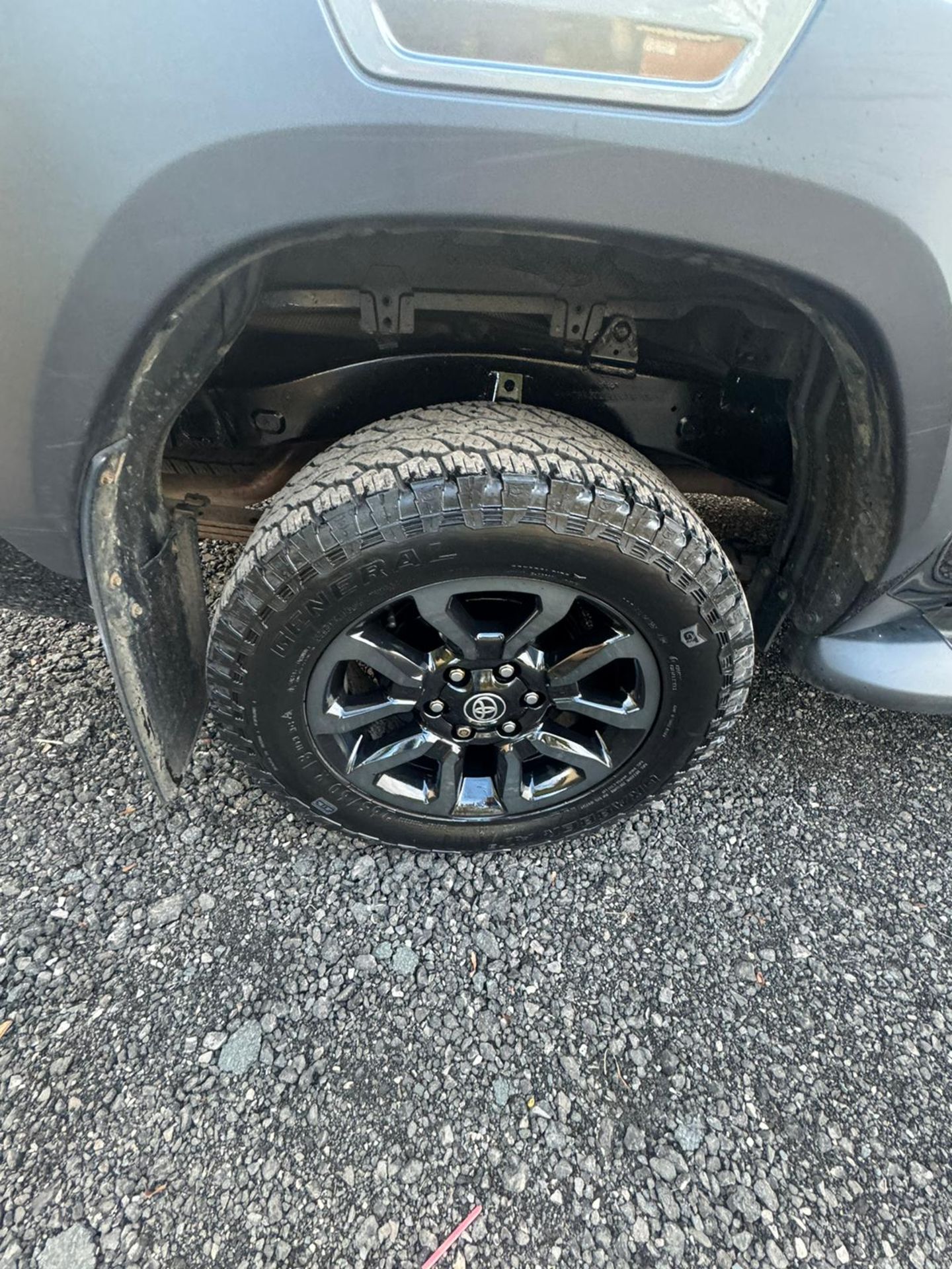 2021 TOYOTA HILUX INVINCIBLE X D-4D 4WD DCB AUTOMATIC – BLACK - Image 3 of 28