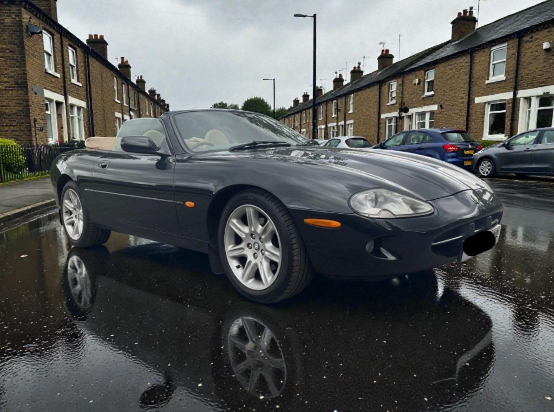 **(ONLY 93K MILEAGE)** 1999 JAGUAR XK8 CONVERTIBLE AUTO 4.0 >>--NO VAT ON HAMMER--<< - Image 2 of 16