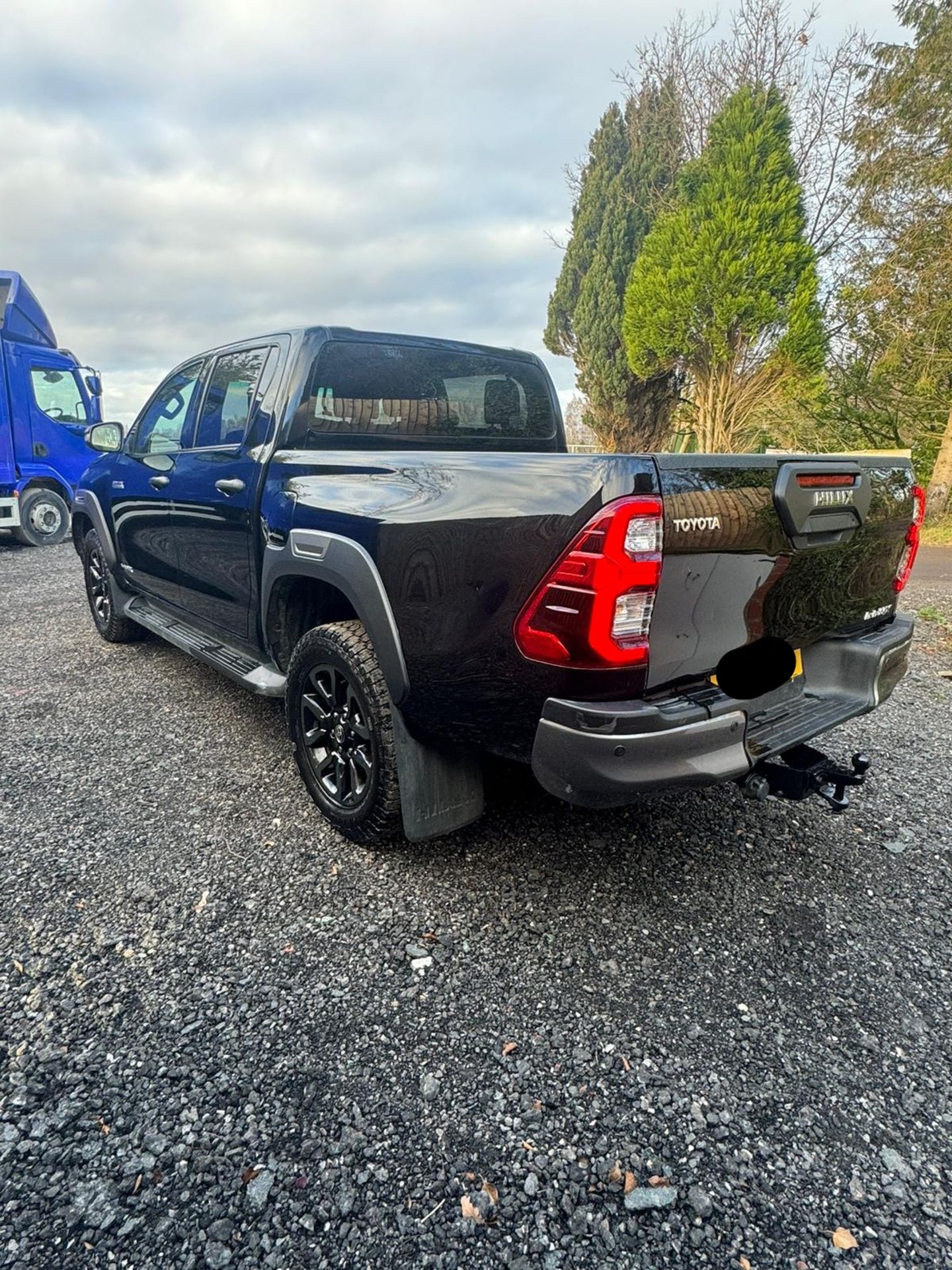 2021 TOYOTA HILUX INVINCIBLE X D-4D 4WD DCB AUTOMATIC – BLACK - Image 12 of 28