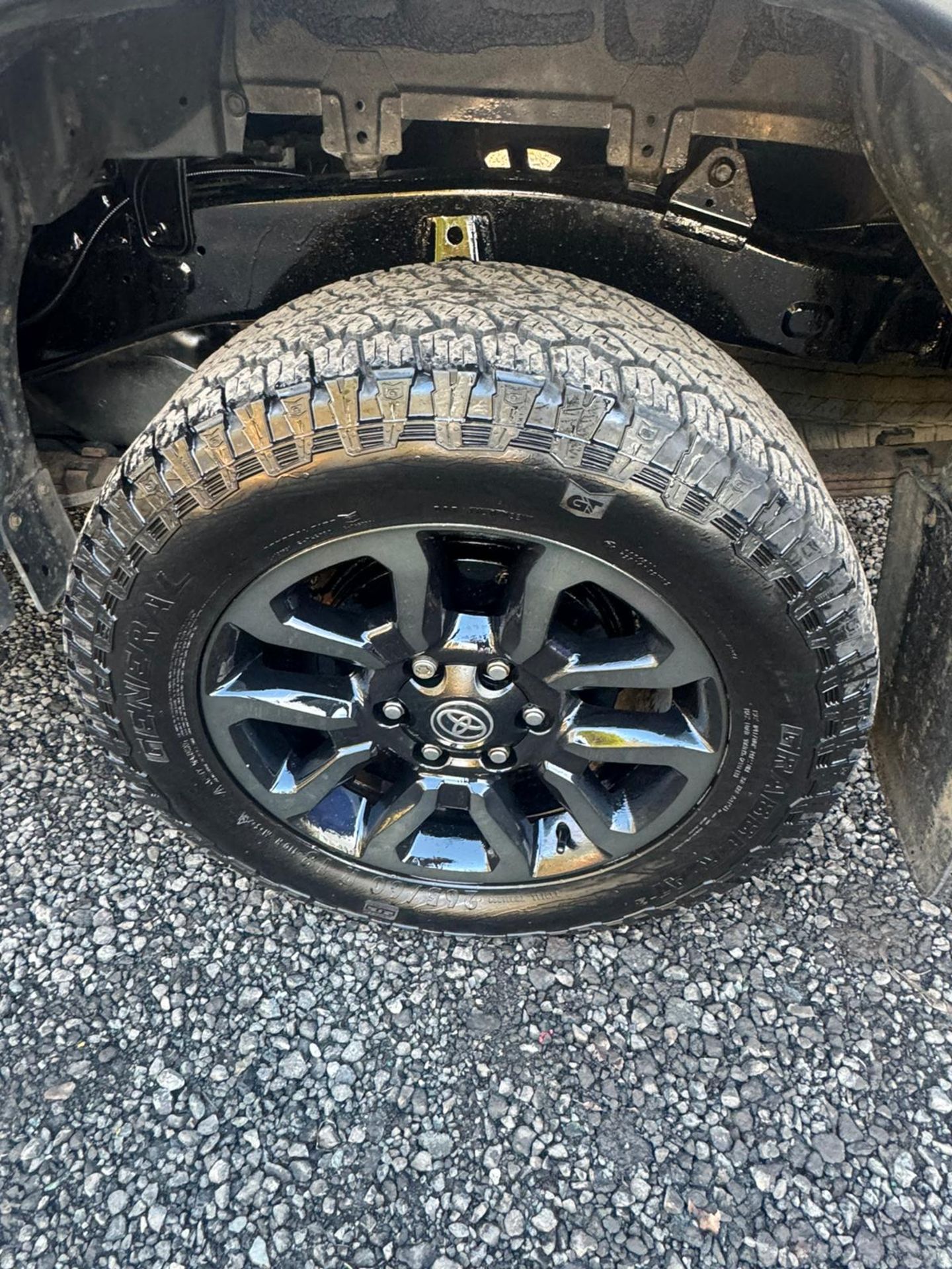 2021 TOYOTA HILUX INVINCIBLE X D-4D 4WD DCB AUTOMATIC – BLACK - Image 2 of 28