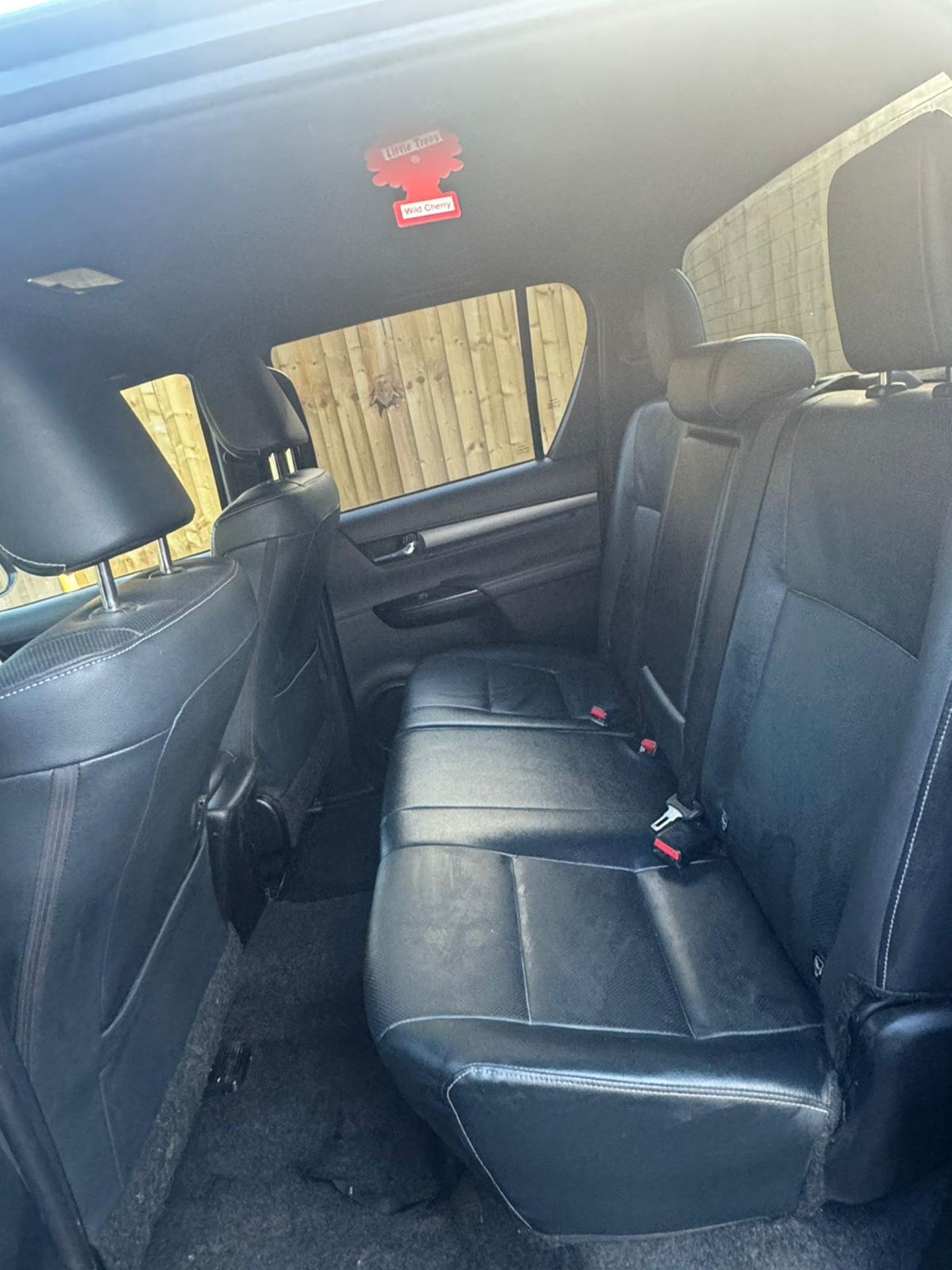 2021 TOYOTA HILUX INVINCIBLE X D-4D 4WD DCB AUTOMATIC – BLACK - Image 15 of 28