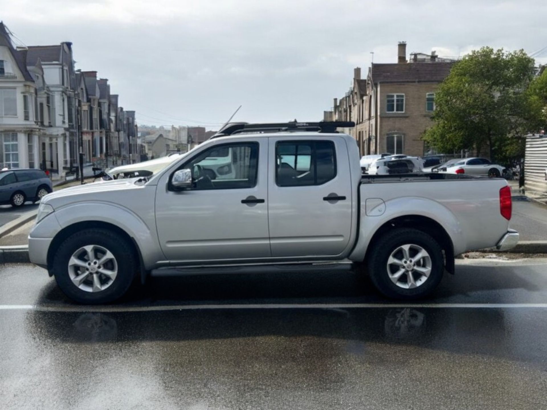 **(ONLY 64K MILEAGE)** 2008 (08 PLATE) NISSAN NAVARA 4 LITRE PETROL DOUBLE CAB PICK UP 4X4 - Image 3 of 13