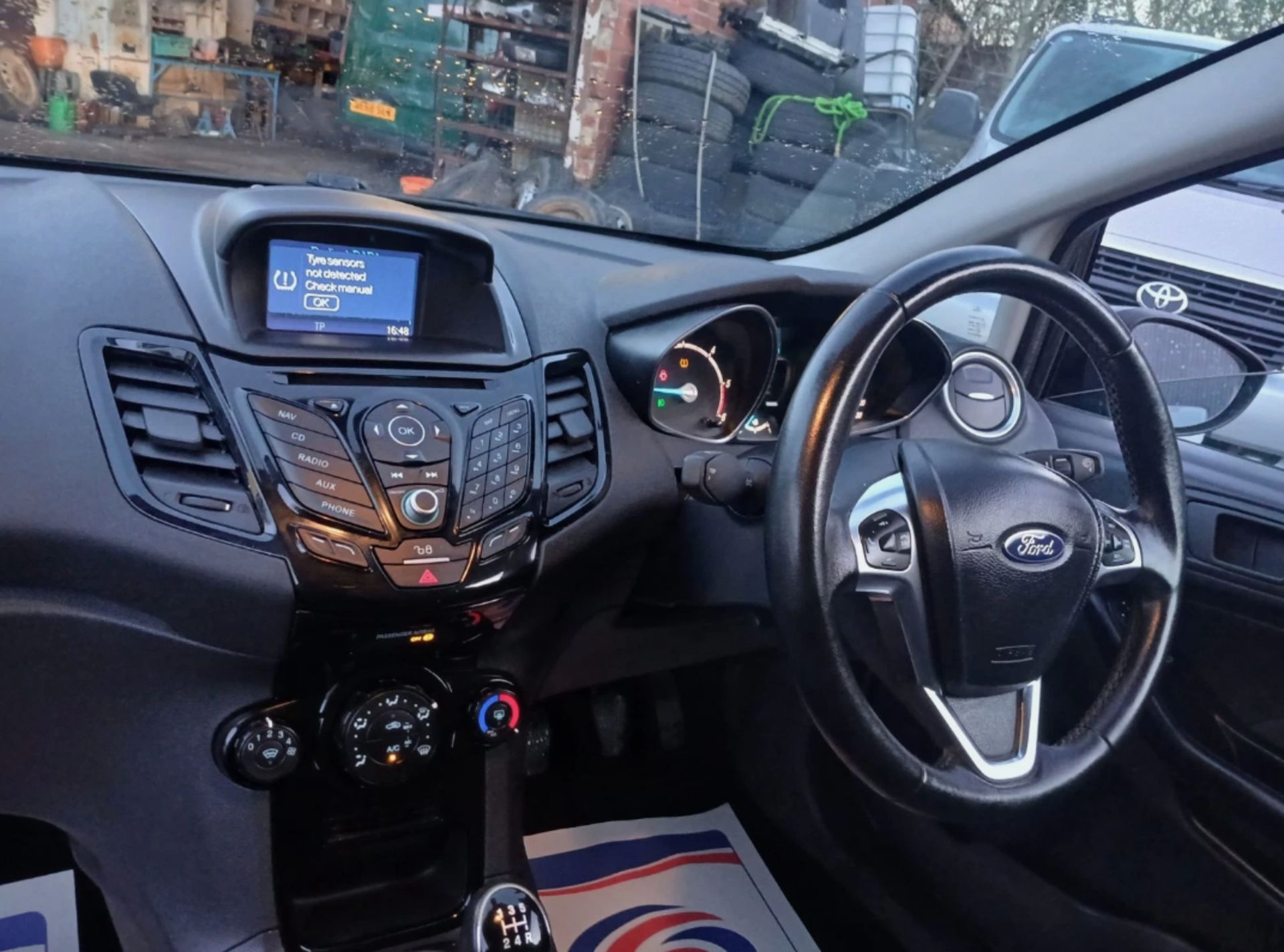 **(ONLY 108K MILEAGE)** 2017 FORD FIESTA SPORT TDCI VAN EURO 6>>--NO VAT ON HAMMER--<< - Image 9 of 14