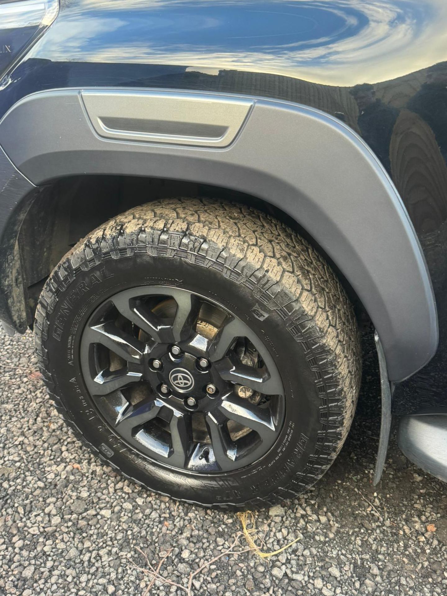 2021 TOYOTA HILUX INVINCIBLE X D-4D 4WD DCB AUTOMATIC – BLACK - Image 19 of 28