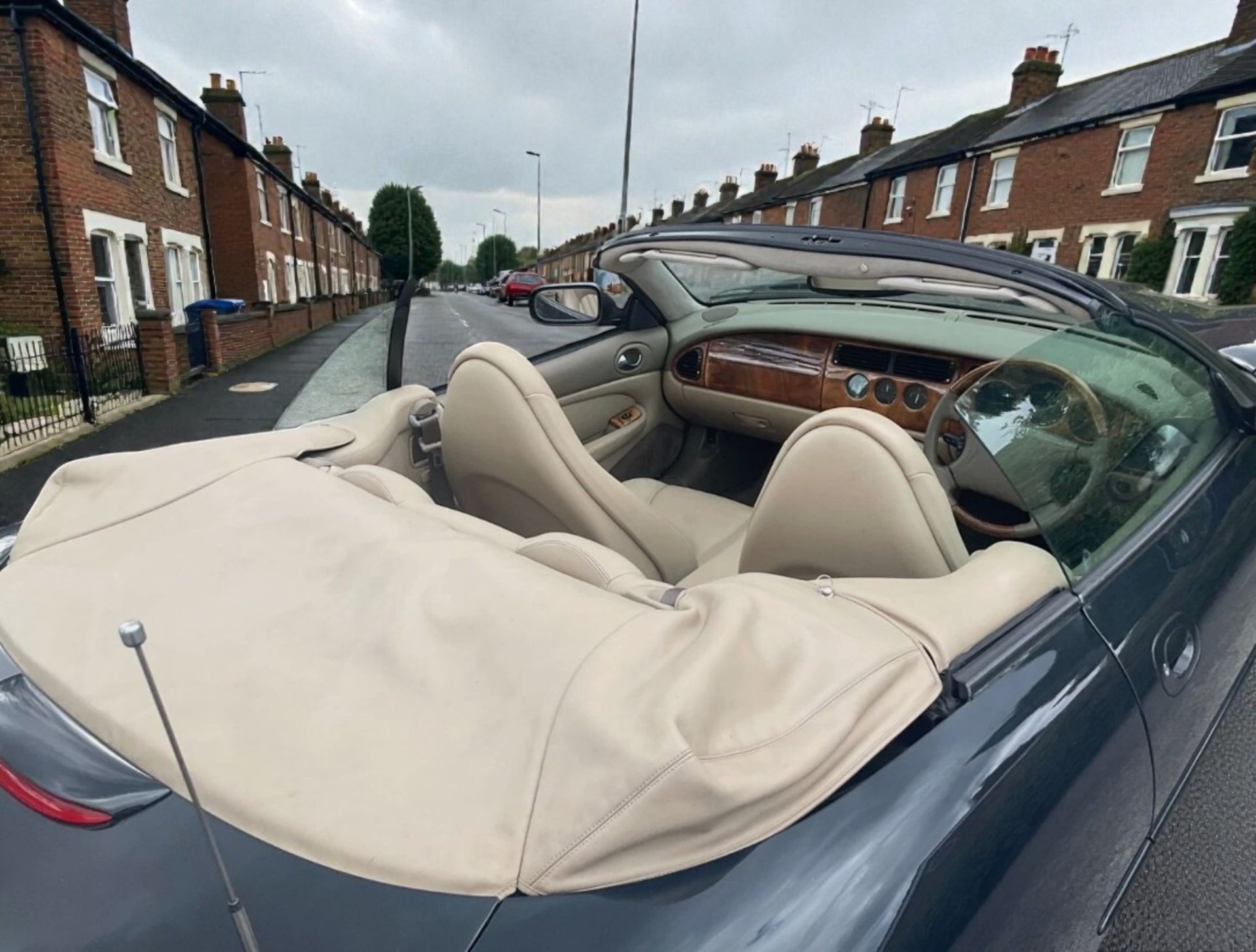 **(ONLY 93K MILEAGE)** 1999 JAGUAR XK8 CONVERTIBLE AUTO 4.0 >>--NO VAT ON HAMMER--<< - Image 5 of 16