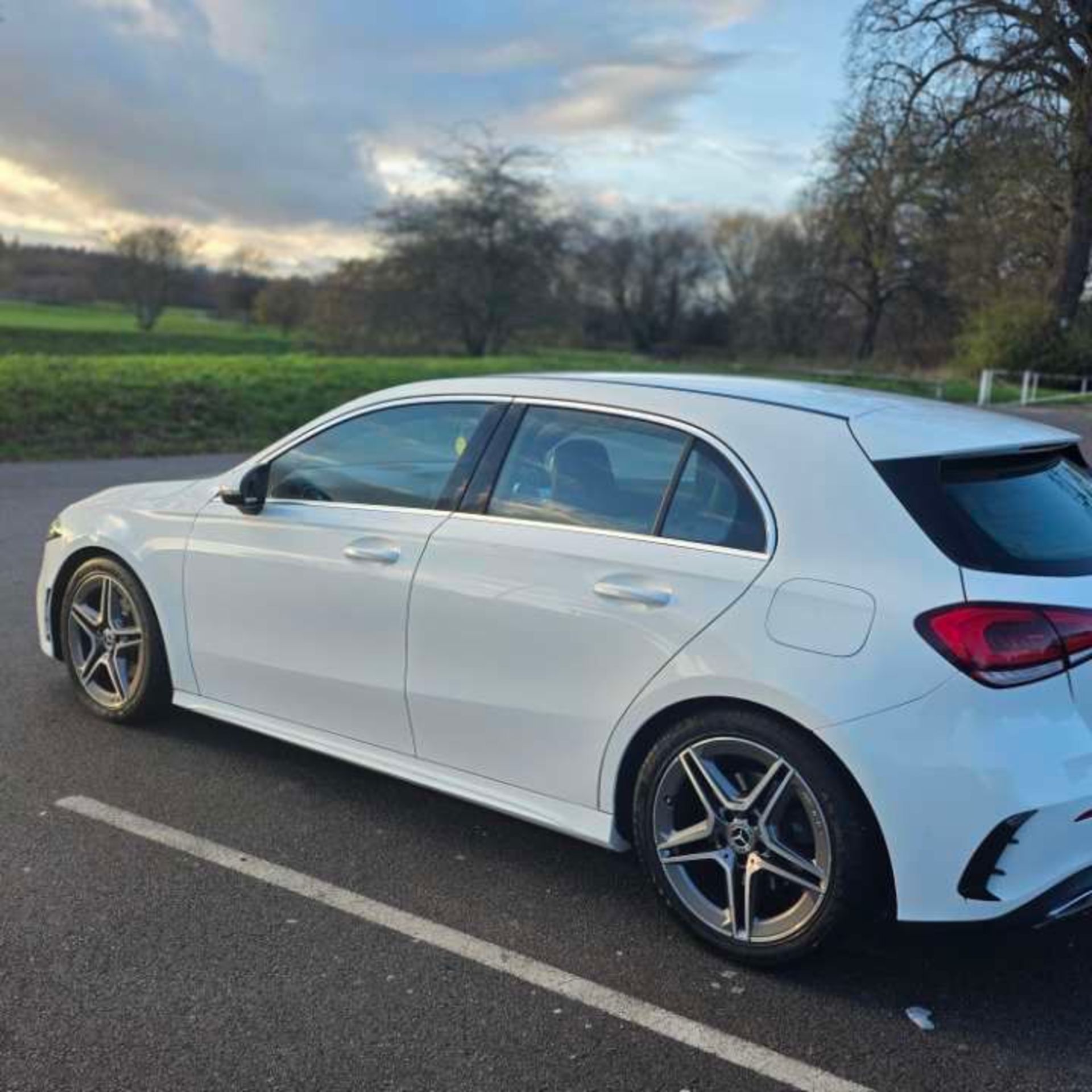2019 MERCEDES-BENZ A 200 AMG LINE AUTO – WHITE >>--NO VAT ON HAMMER--<< - Image 4 of 16