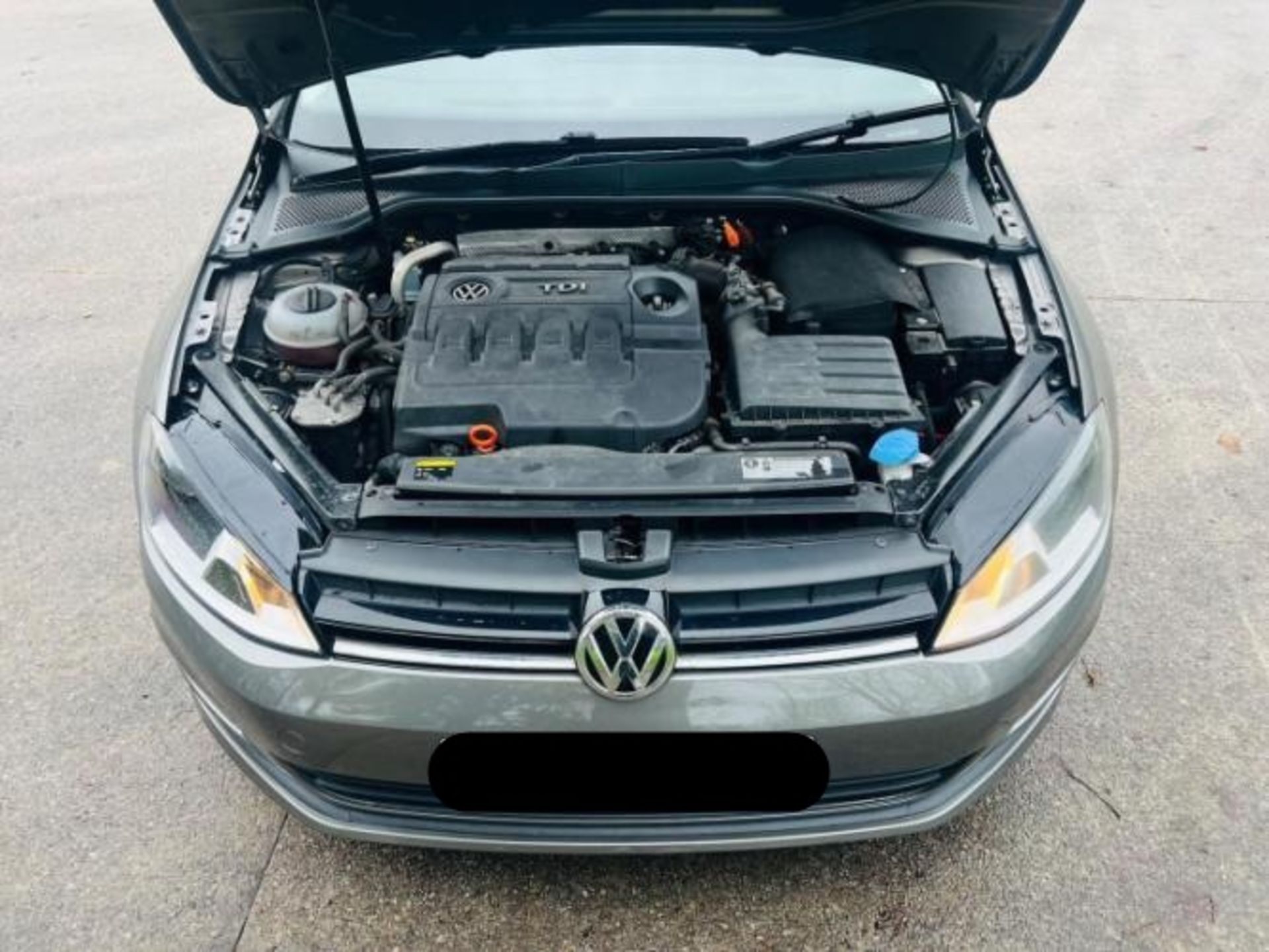 VOLKSWAGEN GOLF SE BLUEMOTION TECH TDI 1.6 DIESEL MANUAL 5DR (2013)>>--NO VAT ON HAMMER--<< - Image 14 of 35