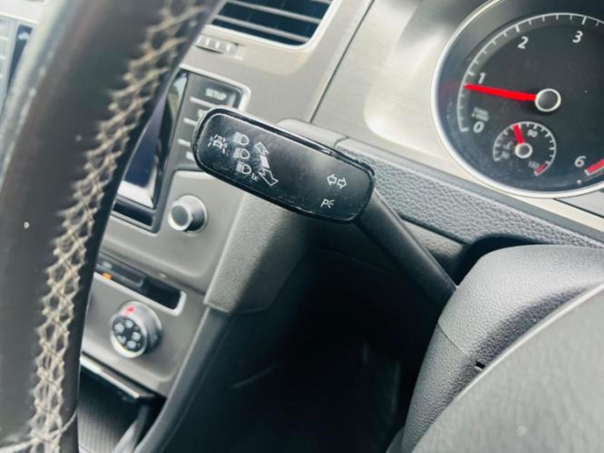 VOLKSWAGEN GOLF SE BLUEMOTION TECH TDI 1.6 DIESEL MANUAL 5DR (2013)>>--NO VAT ON HAMMER--<< - Image 23 of 35