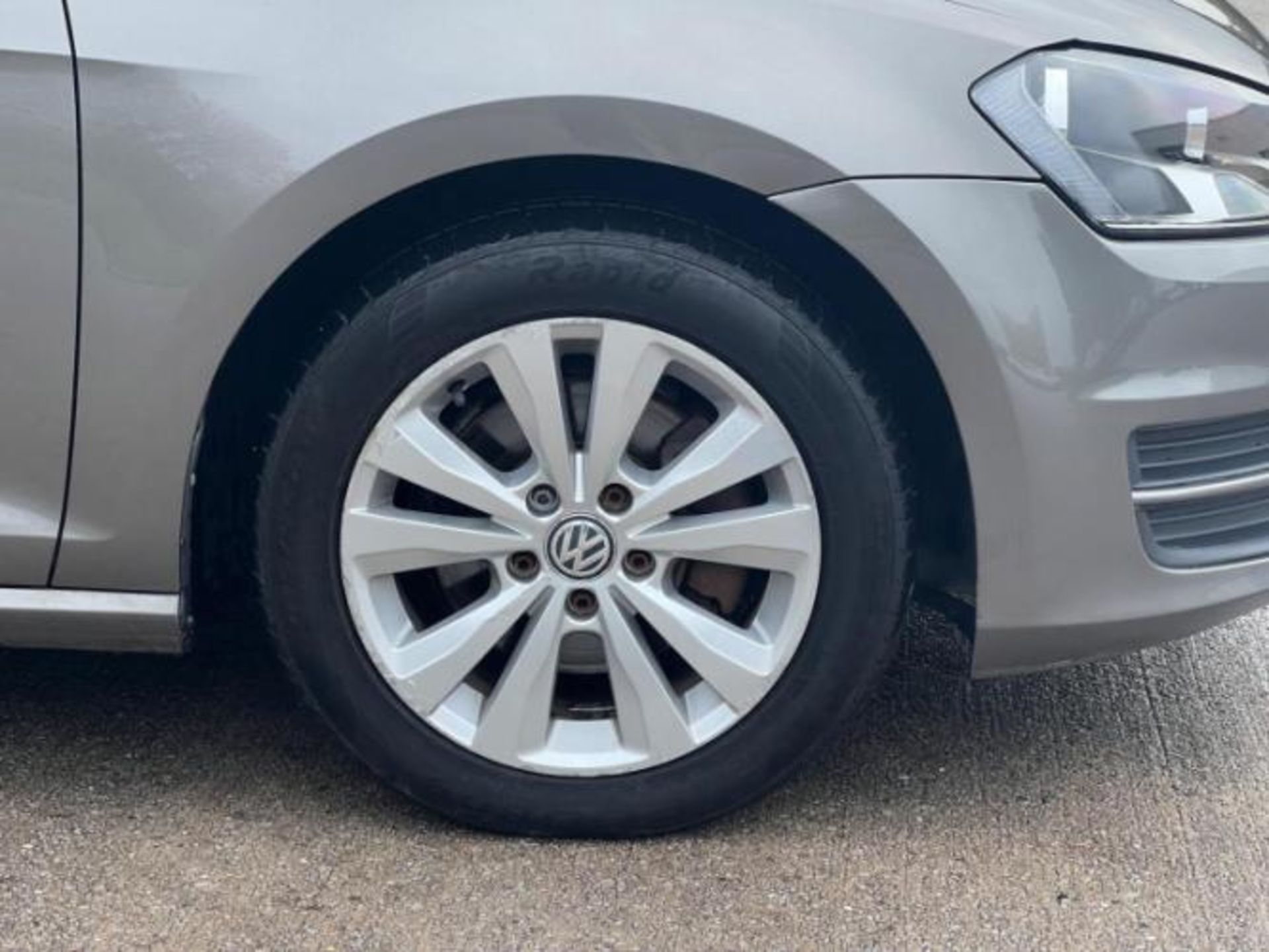 VOLKSWAGEN GOLF SE BLUEMOTION TECH TDI 1.6 DIESEL MANUAL 5DR (2013)>>--NO VAT ON HAMMER--<< - Image 20 of 35