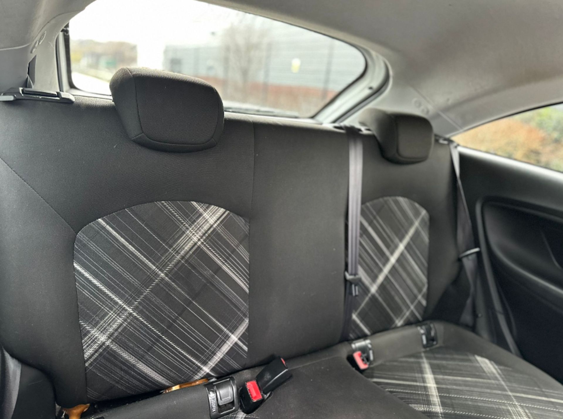 2015 VAUXHALL CORSA LIMITED EDITION 1.4L >>--NO VAT ON HAMMER--<< - Image 14 of 17