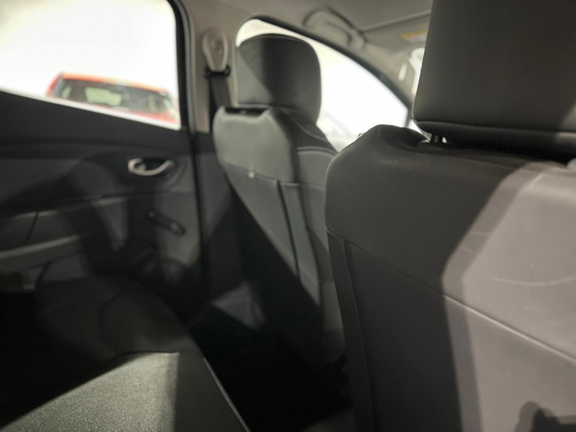 2016 RENAULT CLIO DYNAMIQUE NAV 16V – BLACK >>--NO VAT ON HAMMER--<< - Image 24 of 35