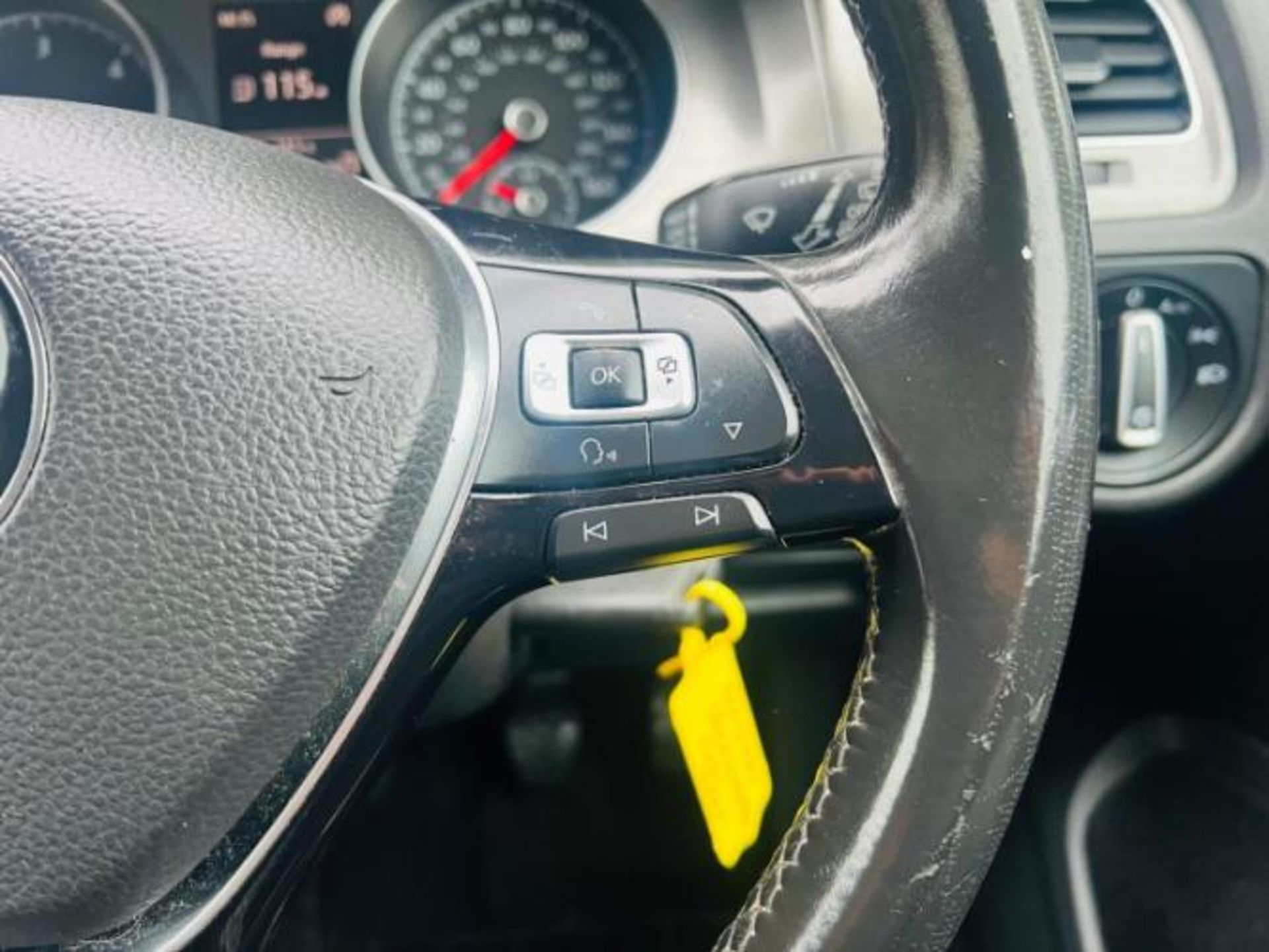 VOLKSWAGEN GOLF SE BLUEMOTION TECH TDI 1.6 DIESEL MANUAL 5DR (2013)>>--NO VAT ON HAMMER--<< - Image 19 of 35