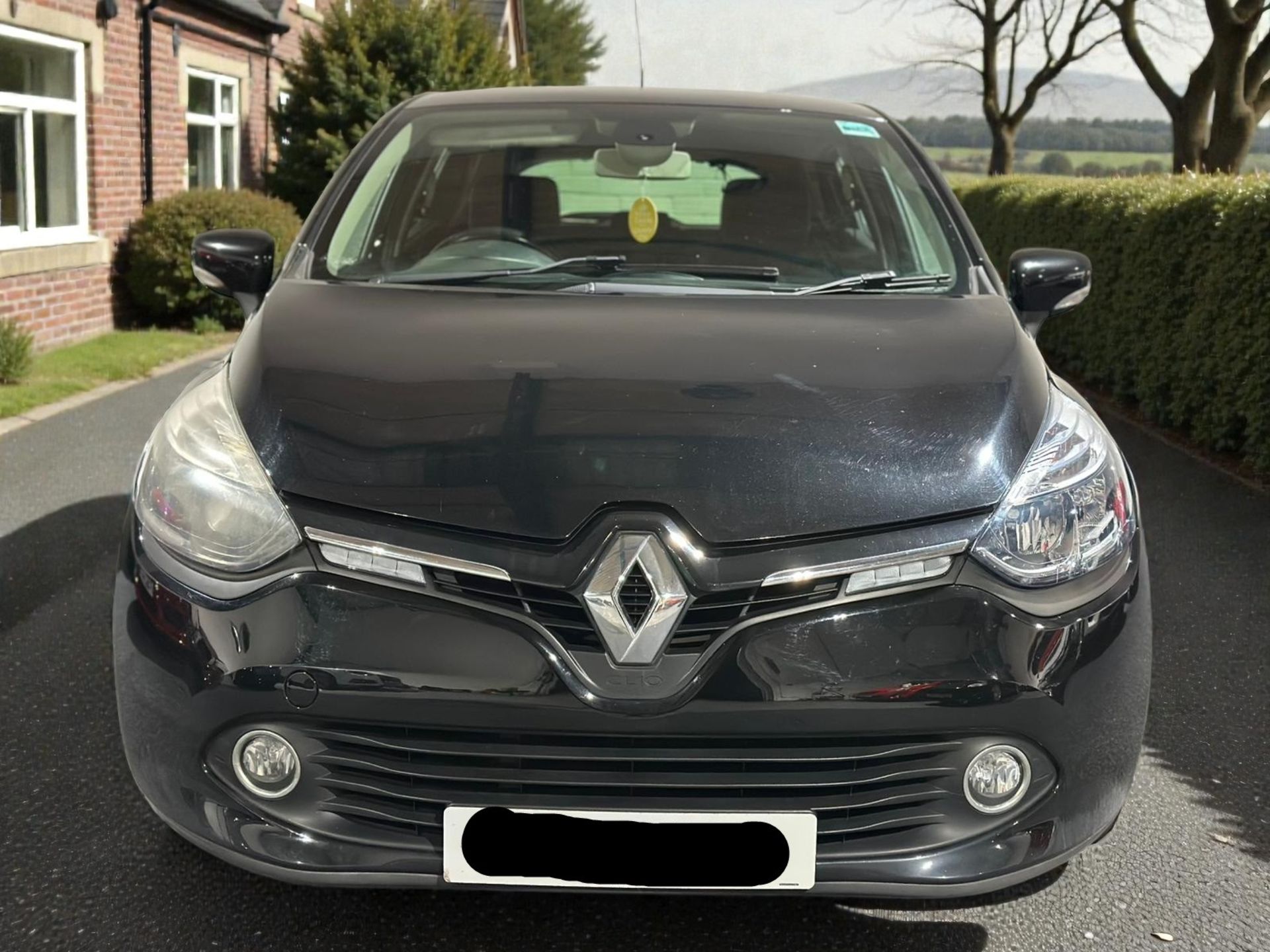 2016 RENAULT CLIO DYNAMIQUE NAV 16V – BLACK >>--NO VAT ON HAMMER--<< - Image 3 of 35