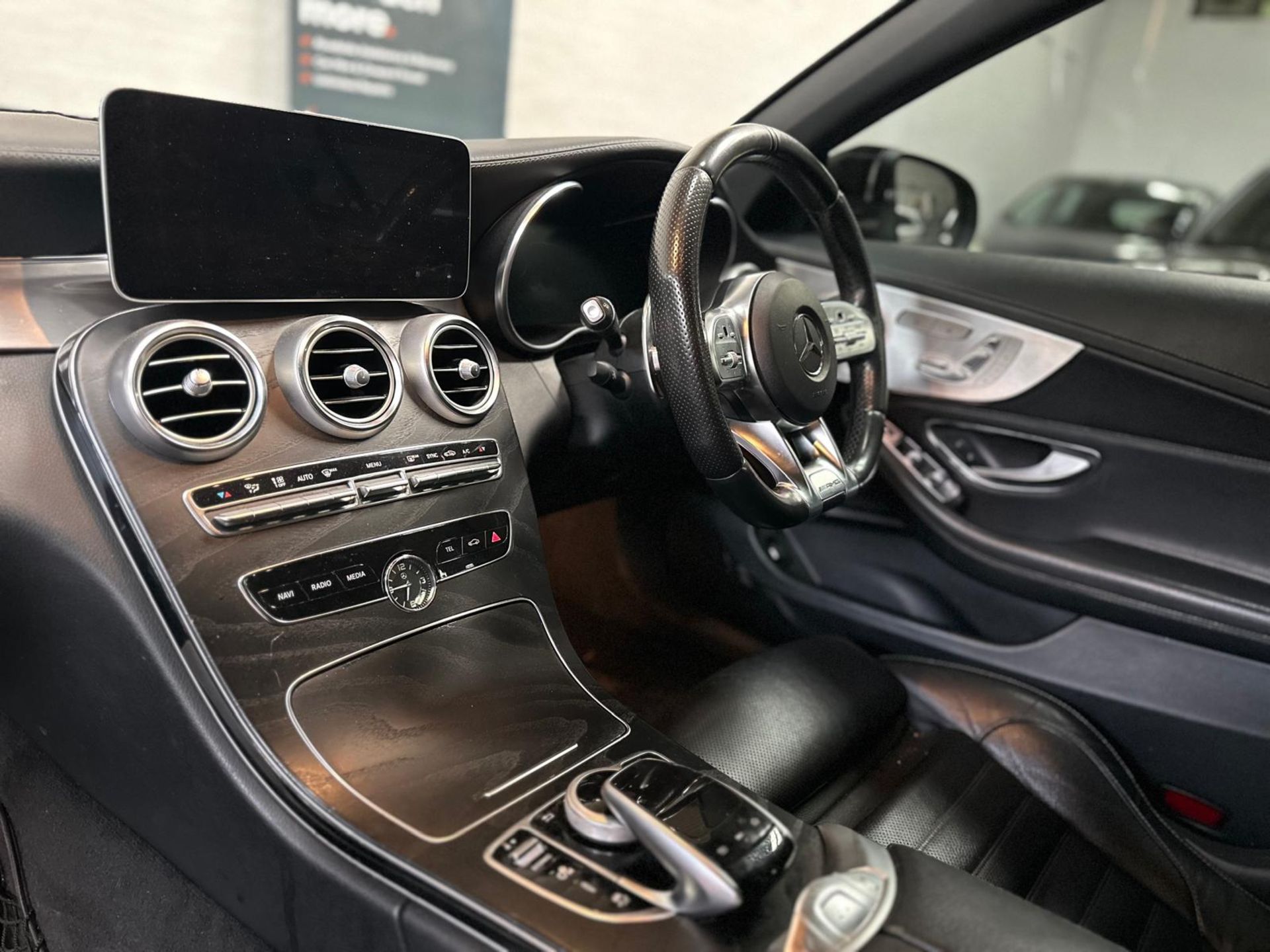 2018 MERCEDES-BENZ C43 AMG PREMIUM PLUS 4MATIC AUTO – 3.0L PETROL – >>--NO VAT ON HAMMER--<< - Image 11 of 20