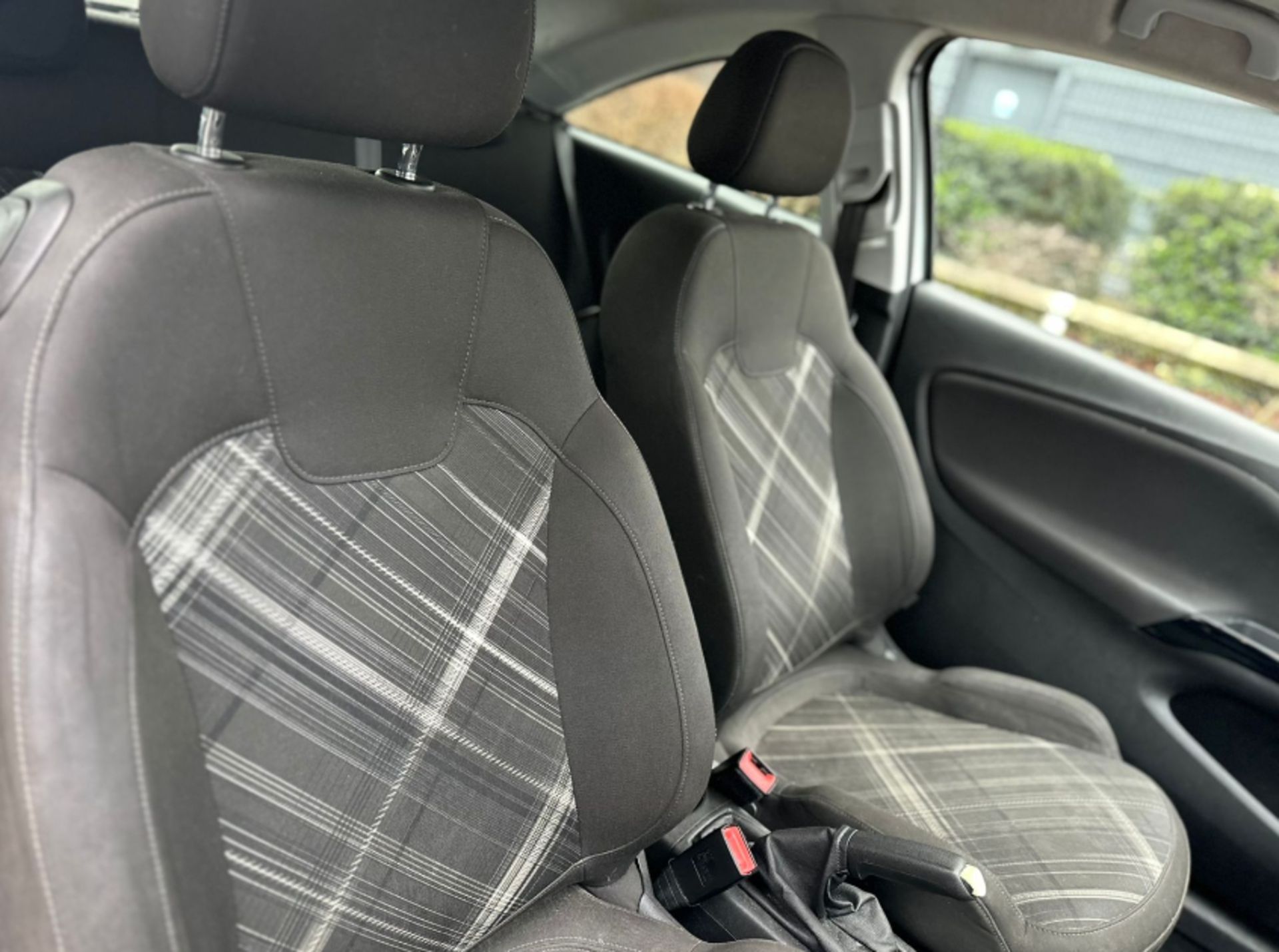 2015 VAUXHALL CORSA LIMITED EDITION 1.4L >>--NO VAT ON HAMMER--<< - Image 10 of 17