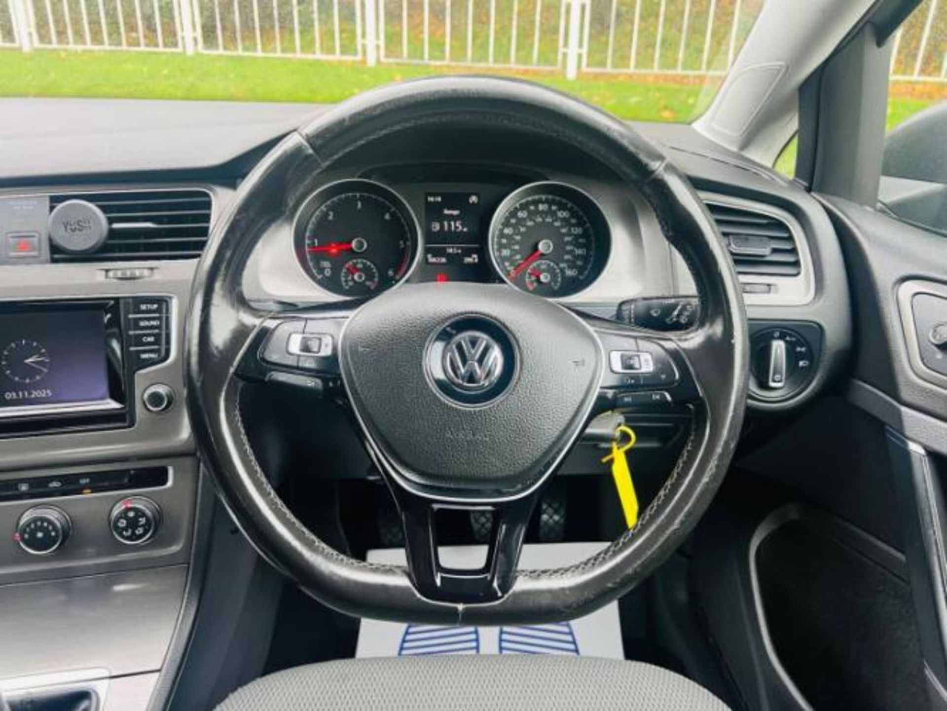 VOLKSWAGEN GOLF SE BLUEMOTION TECH TDI 1.6 DIESEL MANUAL 5DR (2013)>>--NO VAT ON HAMMER--<< - Image 12 of 35