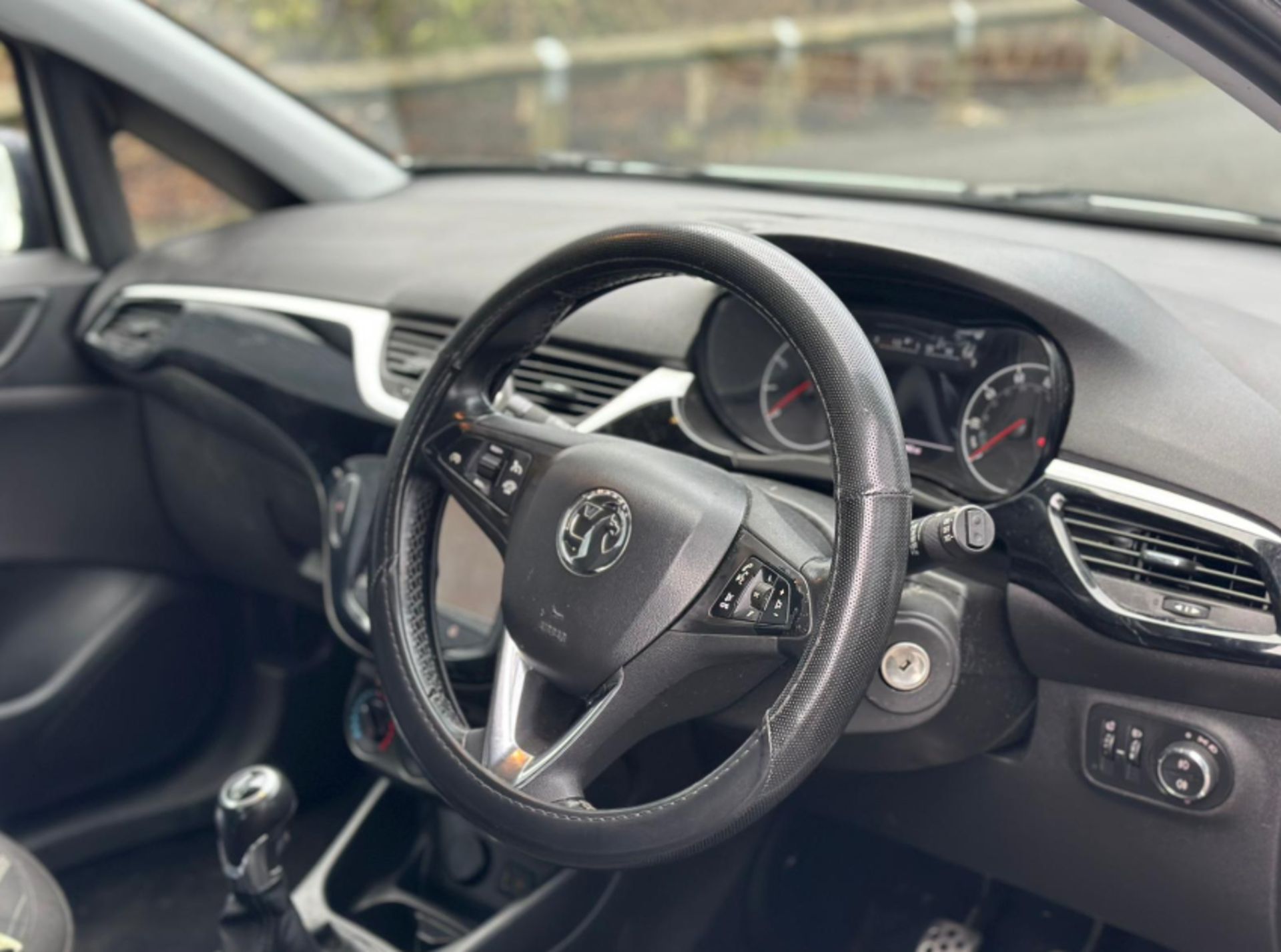 2015 VAUXHALL CORSA LIMITED EDITION 1.4L >>--NO VAT ON HAMMER--<< - Image 11 of 17