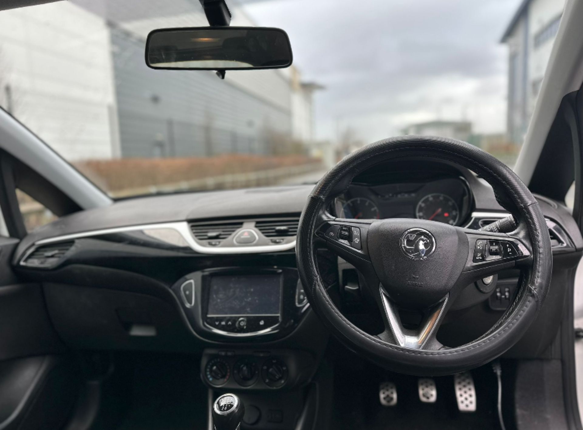 2015 VAUXHALL CORSA LIMITED EDITION 1.4L >>--NO VAT ON HAMMER--<< - Image 15 of 17