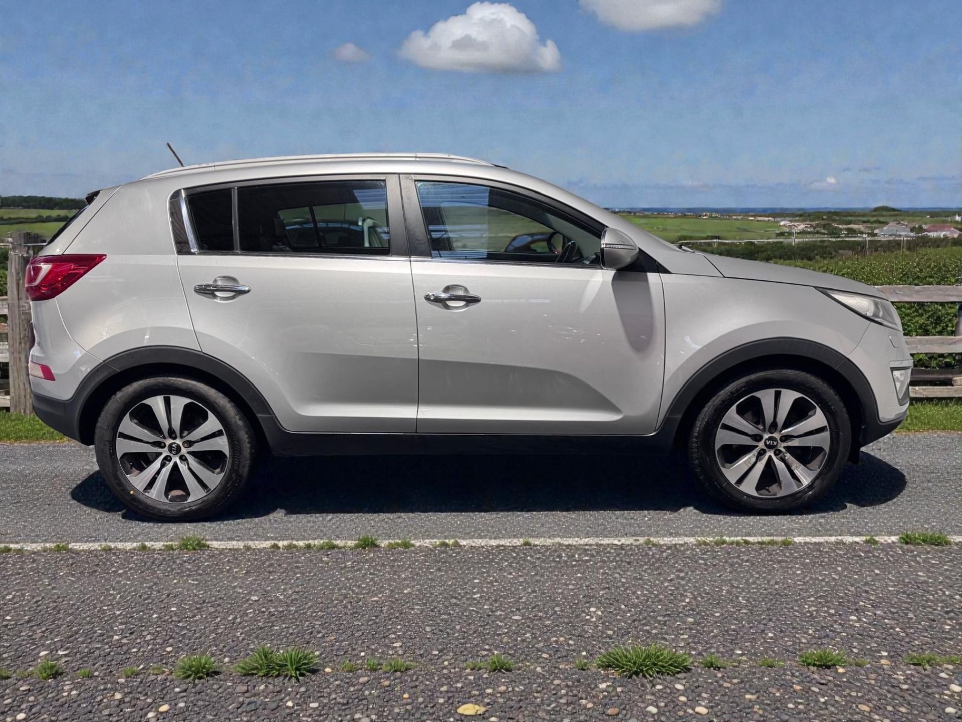2012 KIA SPORTAGE KX-3 SAT NAV CRDI >>--NO VAT ON HAMMER--<< - Image 2 of 43
