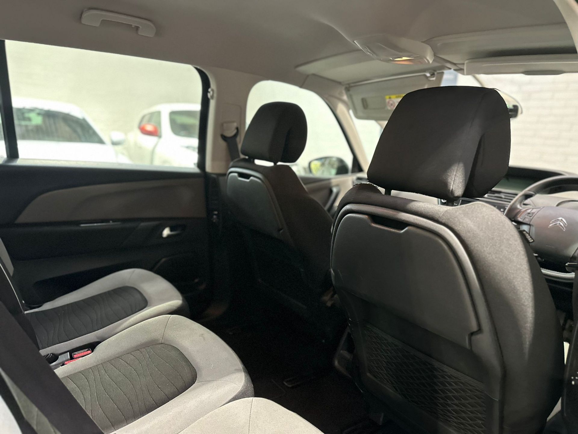 2014 CITROEN C4 GRAND PICASSO 1.6 DIESEL MANUAL – 2 KEYS >>--NO VAT ON HAMMER--<< - Image 14 of 22