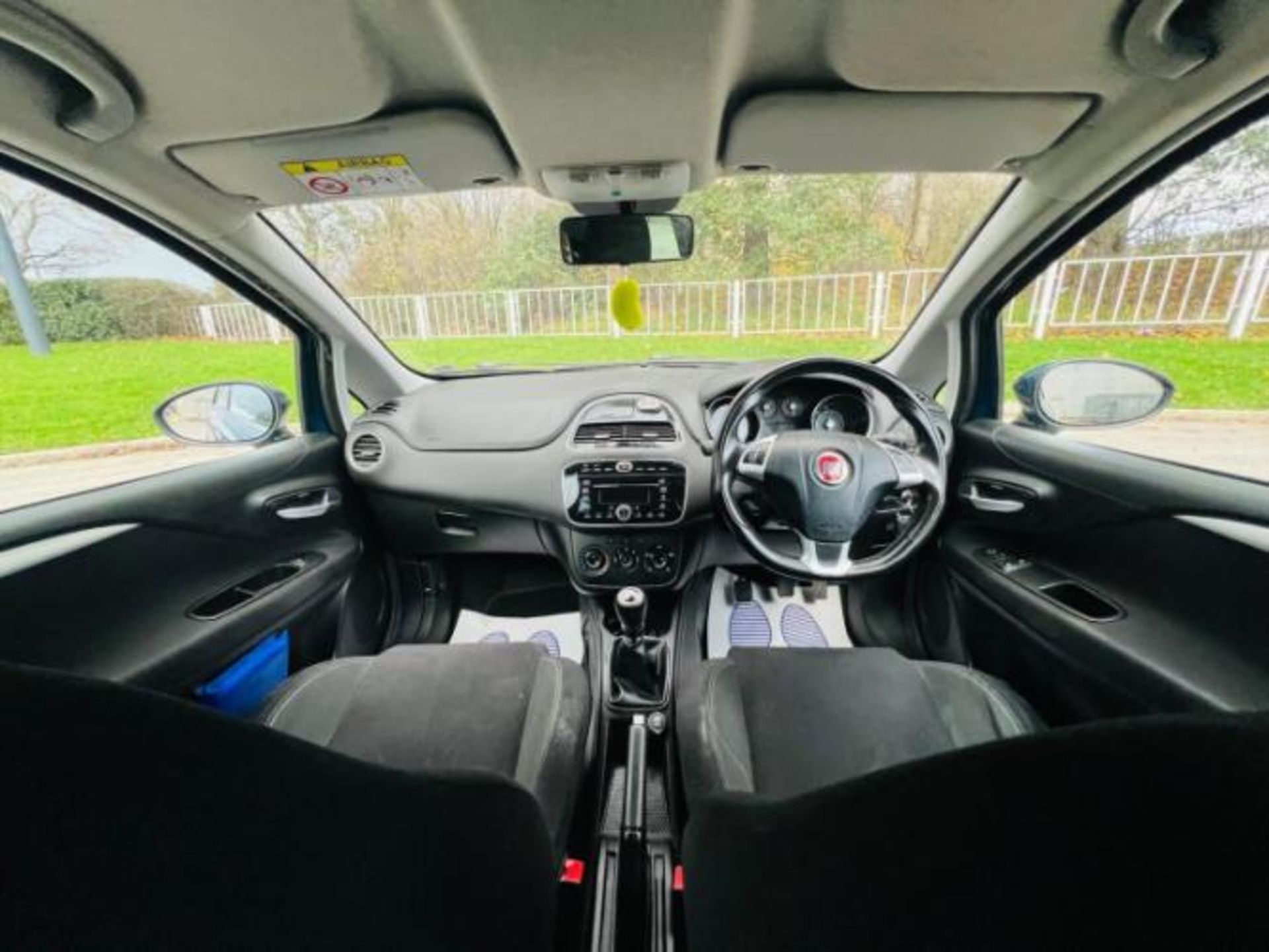 FIAT PUNTO 1.2 GBT 5DR >>--NO VAT ON HAMMER--<< - Image 11 of 32